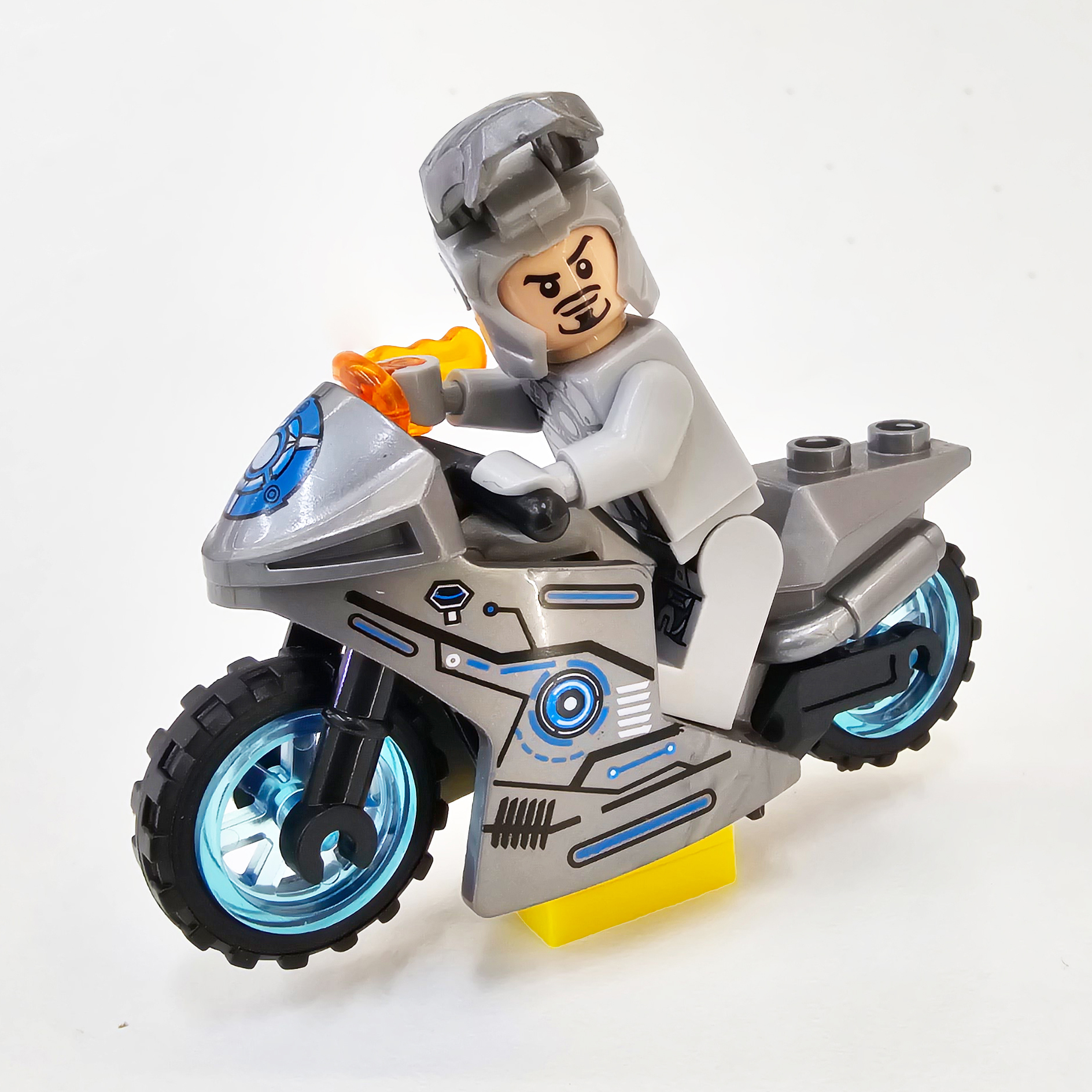 Iron Man minifigure motorcycle compatible with LEGO children's educational toys and figurines factory export wholesale with weapons, Avengers, Marvel, Captain America, Spider-Man Minifigure 2 yuan 20 pieces Specification drawing