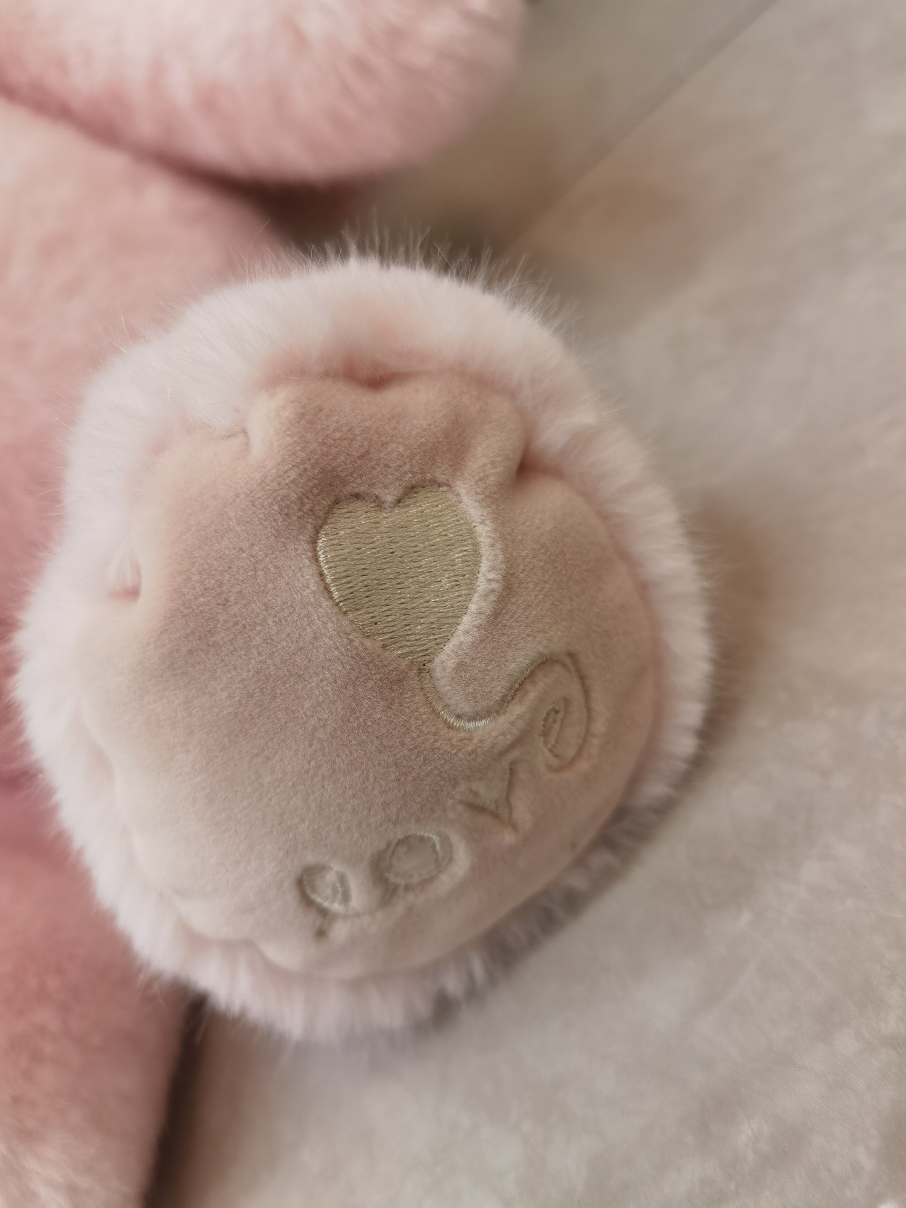 The 45CM Shengma Toy Store's cute rabbit is now available, with pink plush toys that will melt everyone's hearts! Item Picture