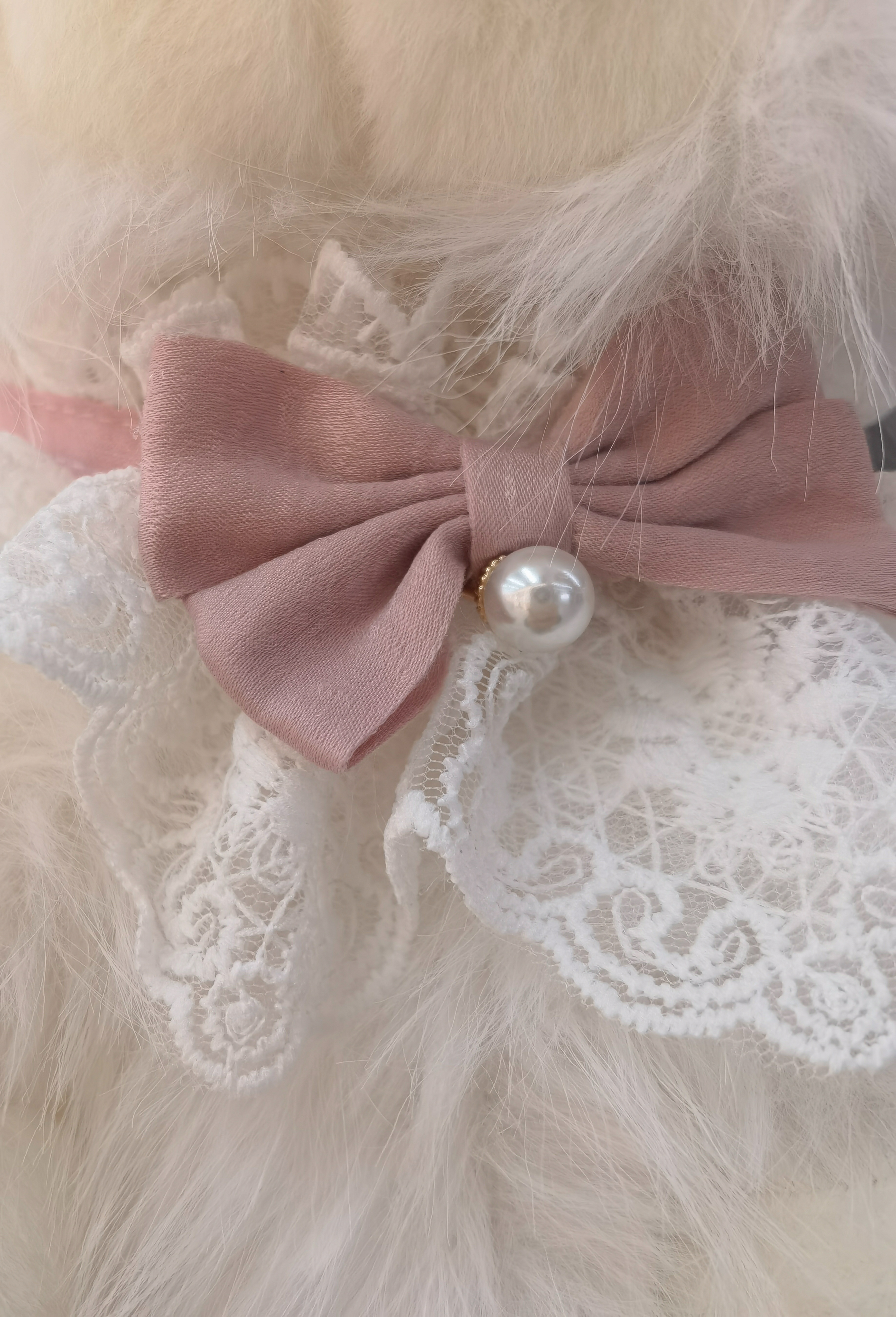 The luxurious grey and white fur bag with golden zipper details exudes a sense of high-end fashion. Super soft Application Scenario