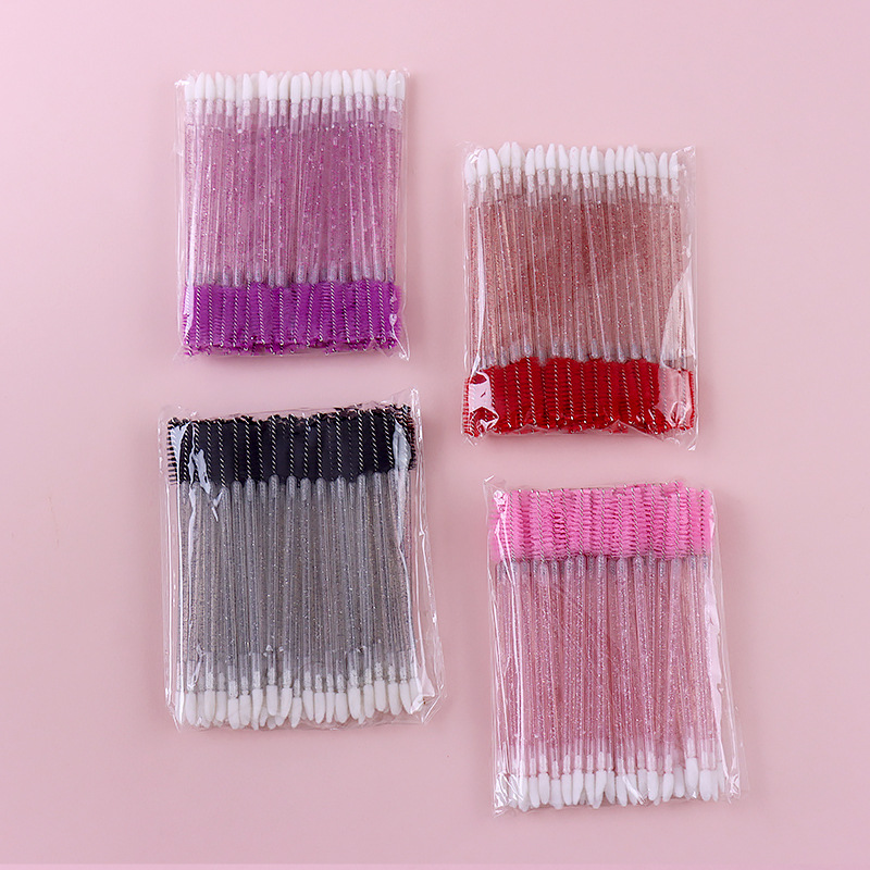 A new disposable dual-head eyelash comb and lip brush, a 50-piece portable brush beauty tool Application Scenario