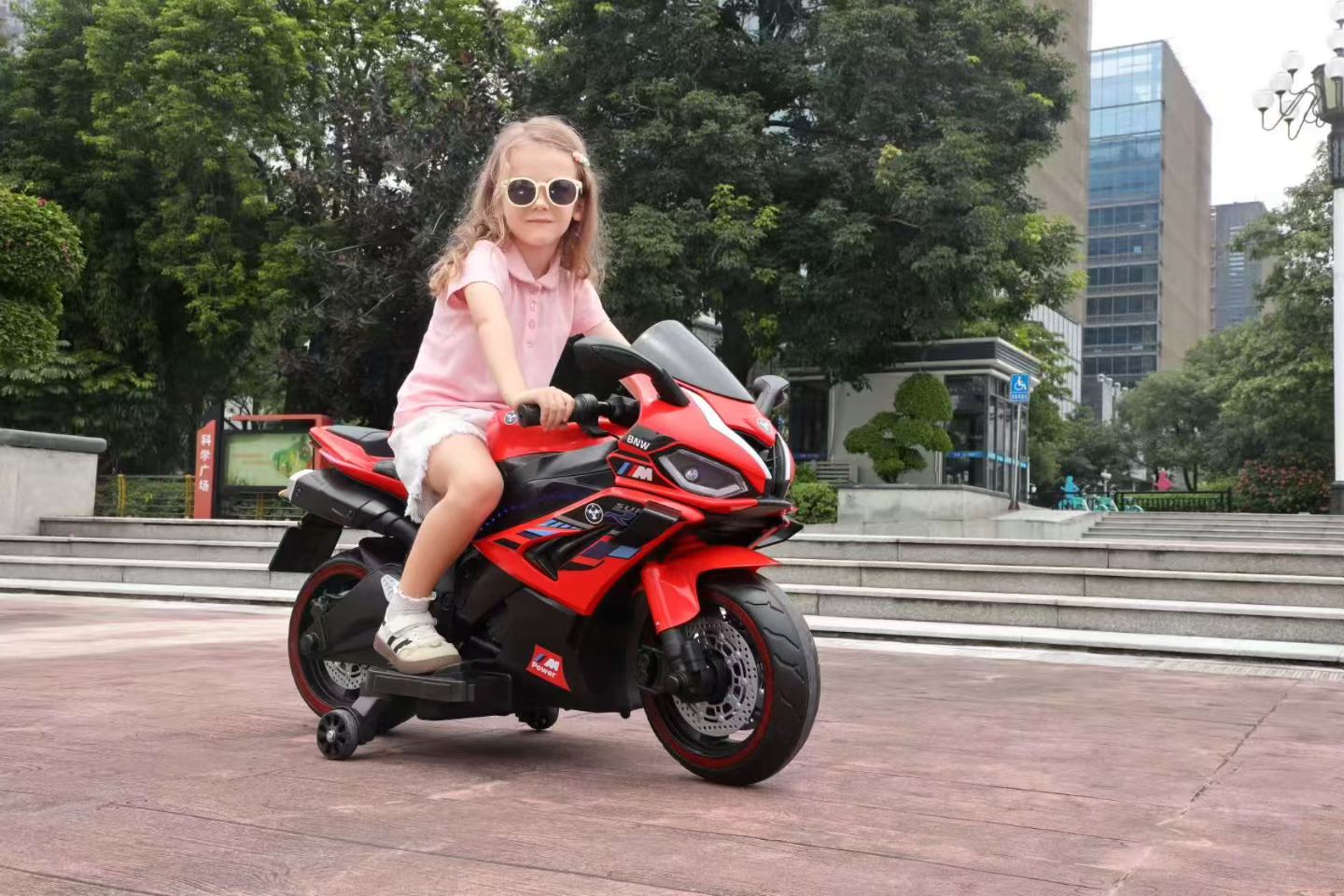 儿童摩托车