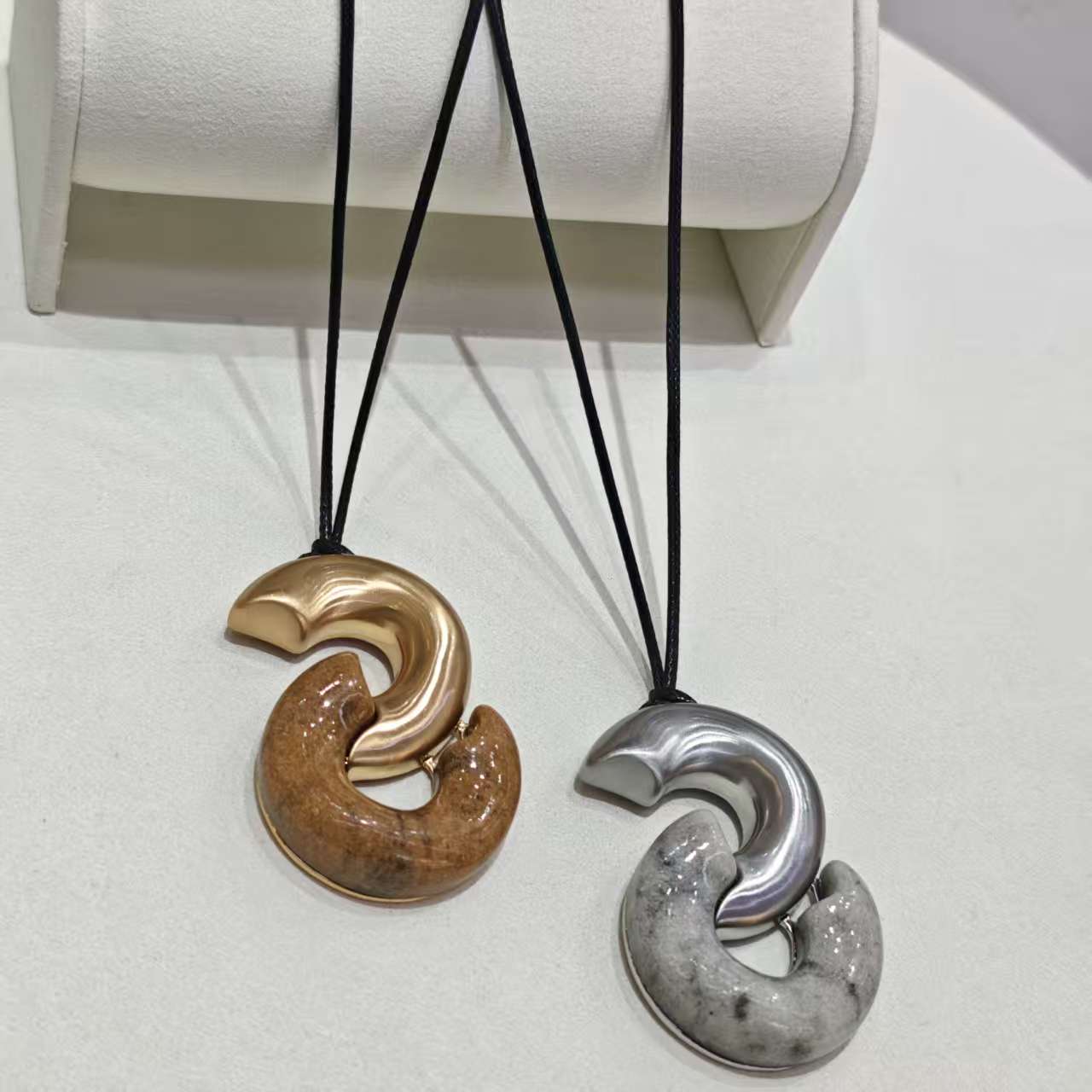 原创设计小众双色长款毛衣链