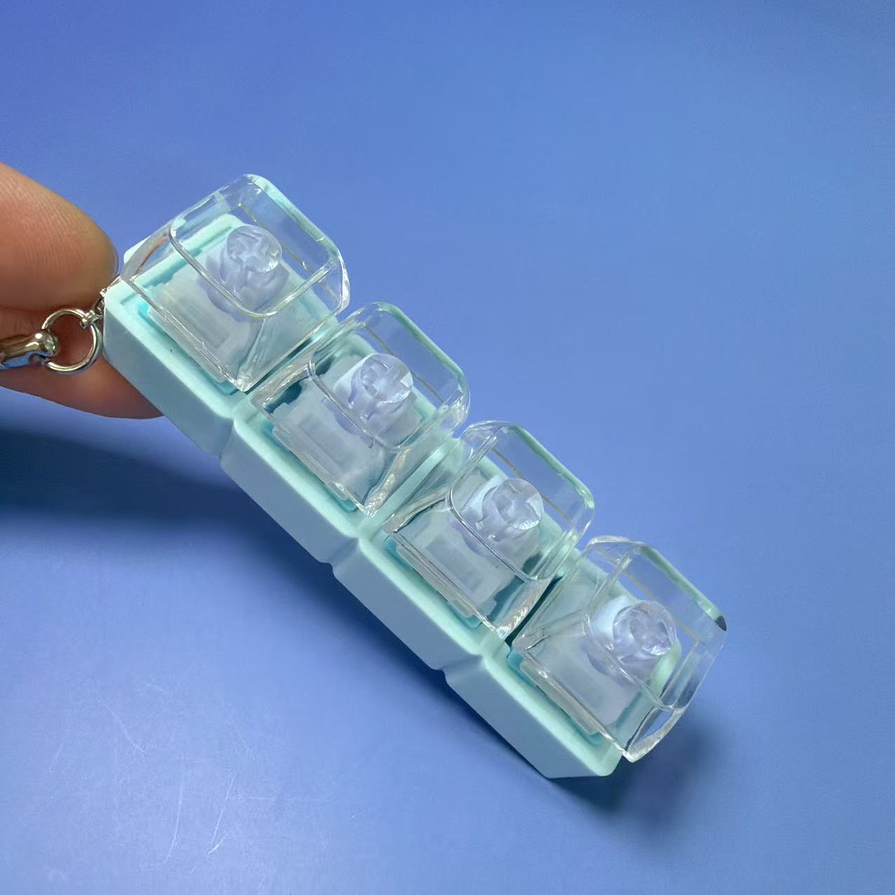 四键轻音彩轴按键跨境外贸批发减压玩具解压神器钥匙挂件