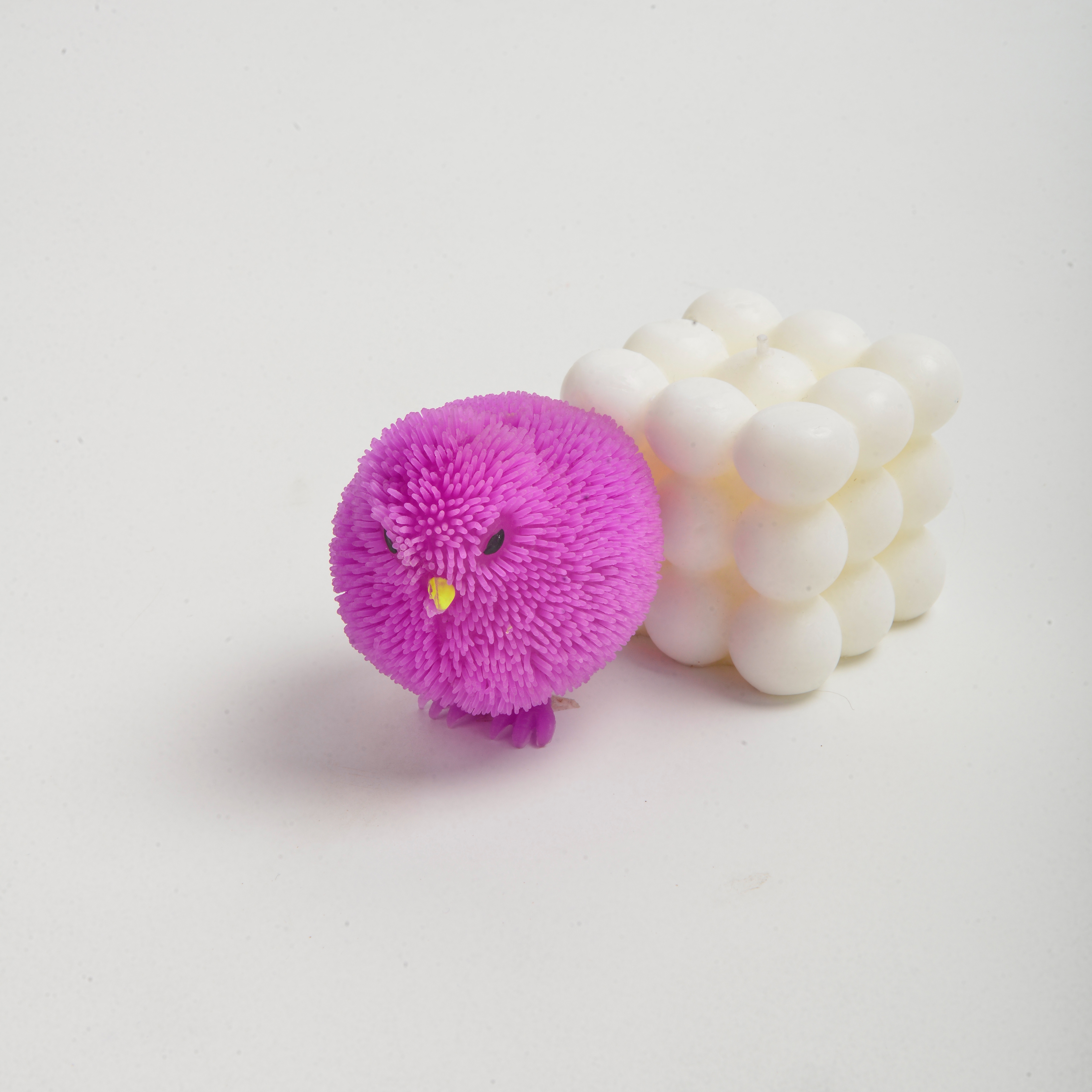 Decompression chick TPR toy, squeeze and play, eco-friendly soft gel flashing toy, customizable color and size, no deformation. Item Picture