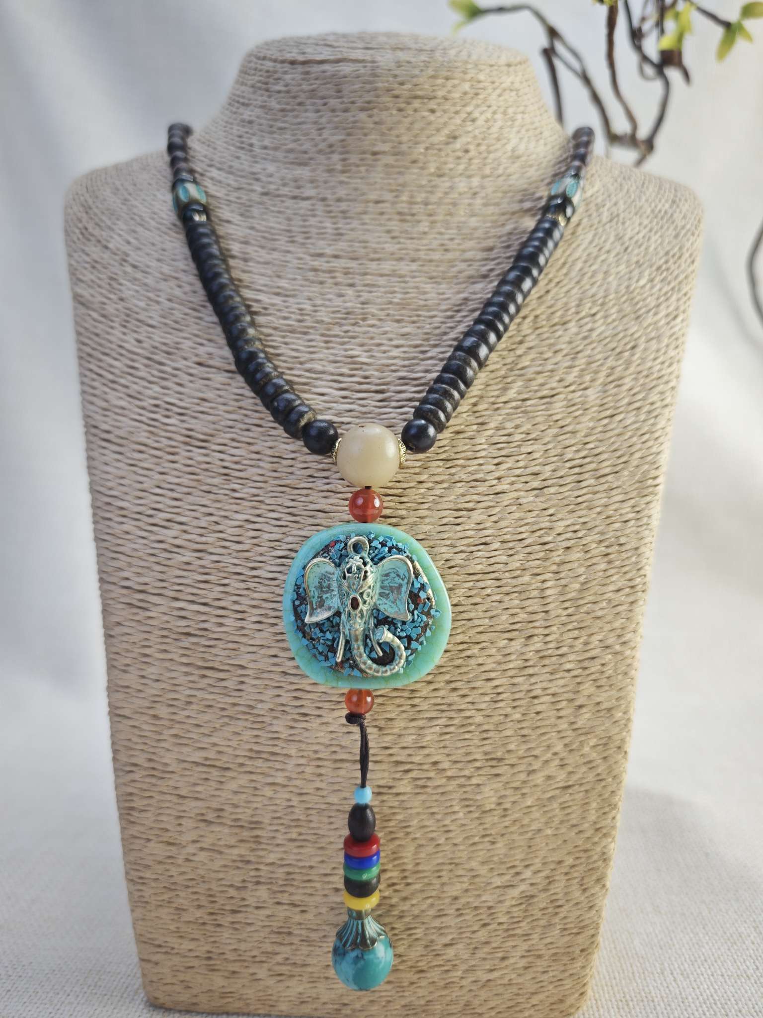 The Xingni long and simple sweater chain is versatile and casual, featuring a new Chinese style Application Scenario