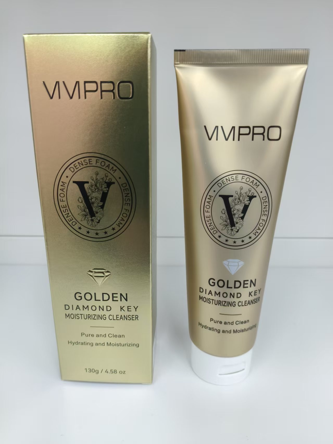 maxi limpio130克深层清洁控油咖啡活力氨基酸面部清洁洗面奶白底实物图