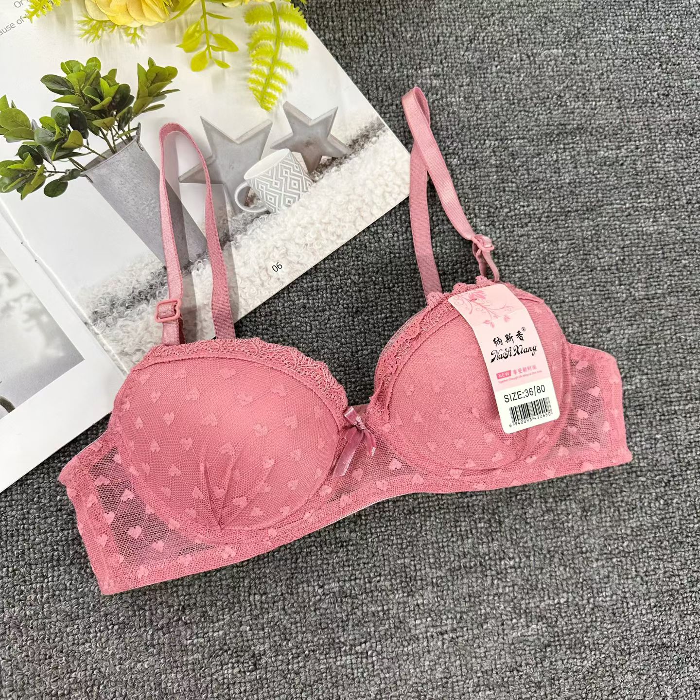 Lace adult lingerie for women, small breasts gathered to show beauty, back support for breasts, anti-sagging, no steel ring adjustable bra cover, large size no steel ring chest pad Qni details Picture