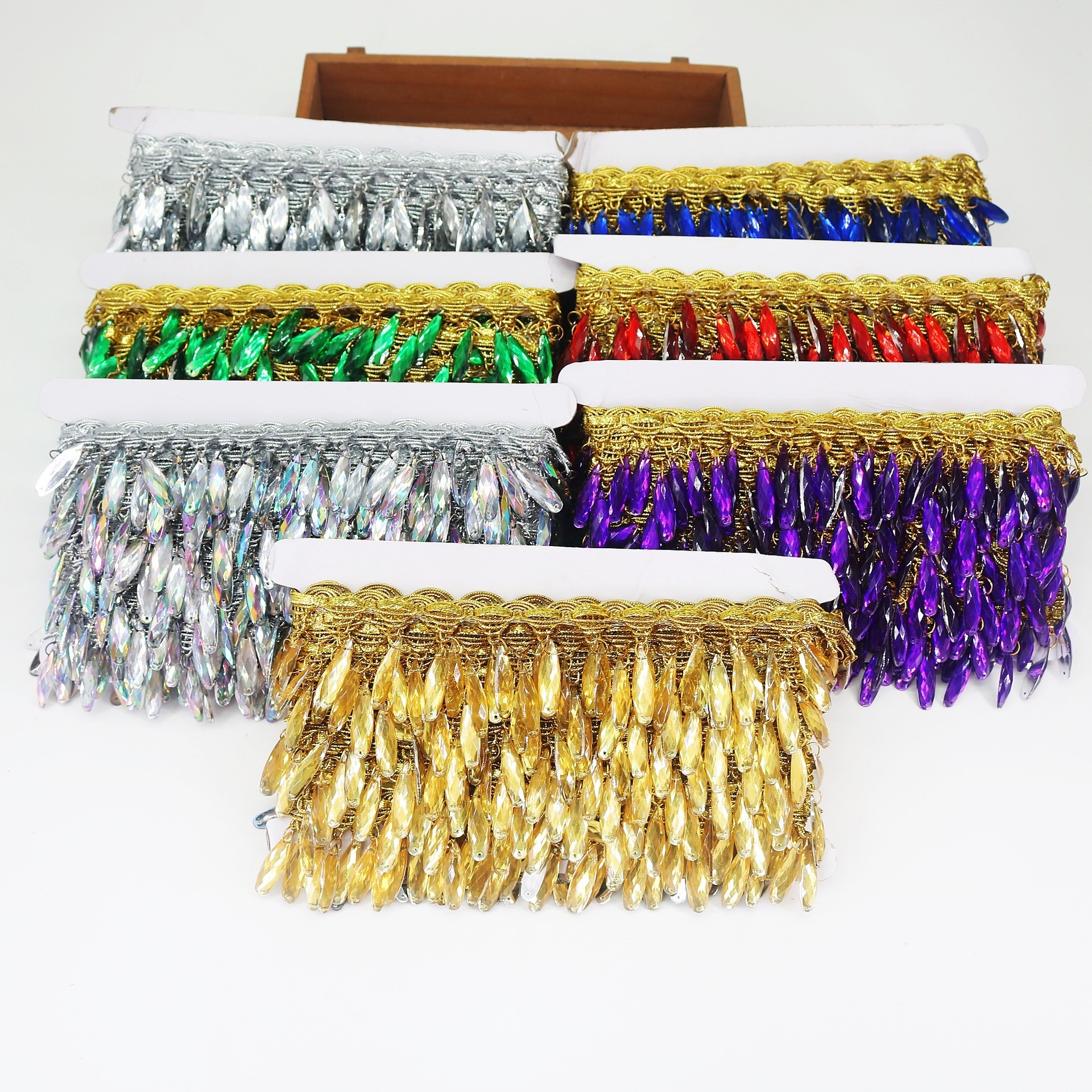 大量吊片花边肚皮舞表演服舞台装饰辅料镭射吊片配饰挂件坠子