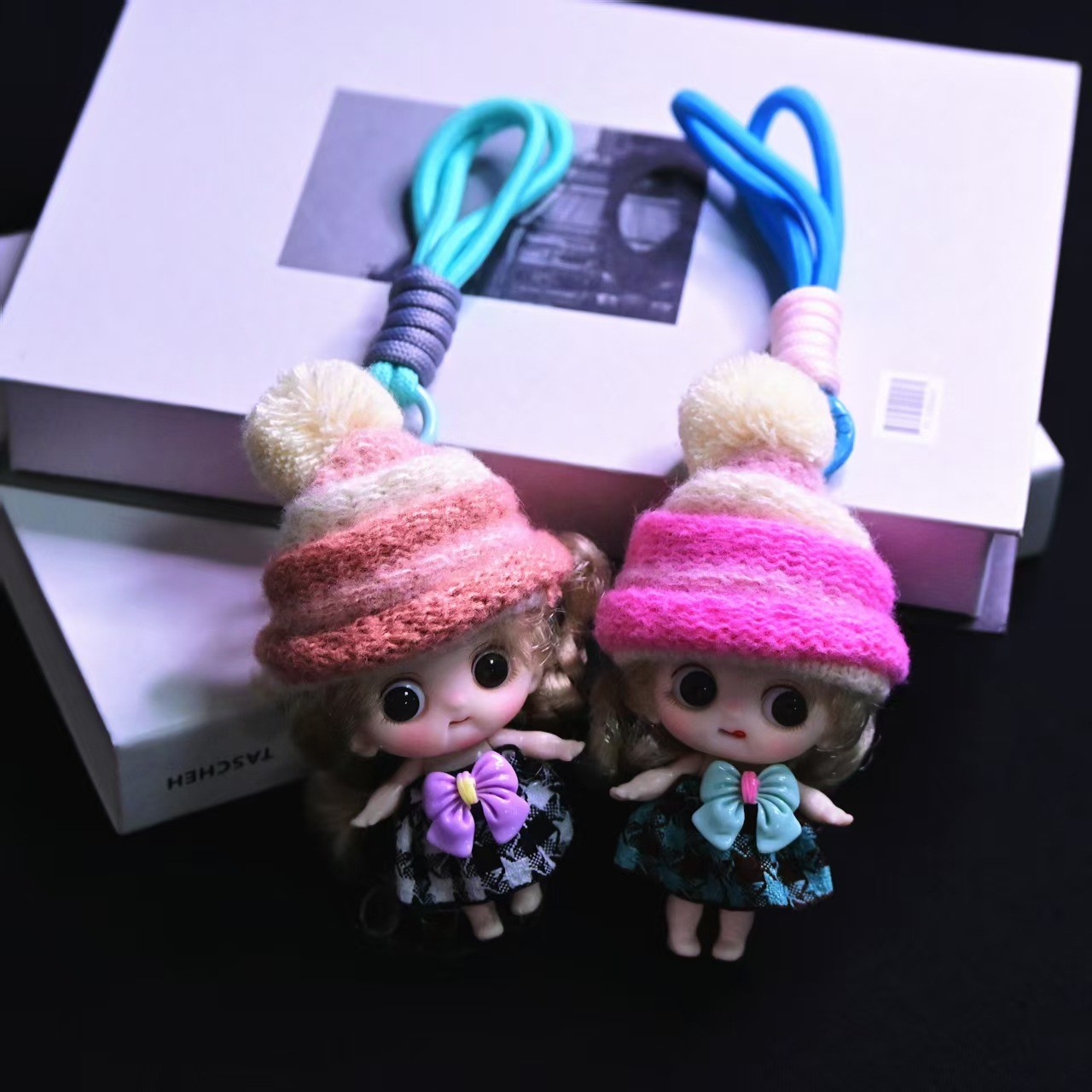 Trendy and fashionable multi-color card, love cartoon doll accessories, pendants, dolls with a girlish heart, doll figurines, backpack pendants Specification image