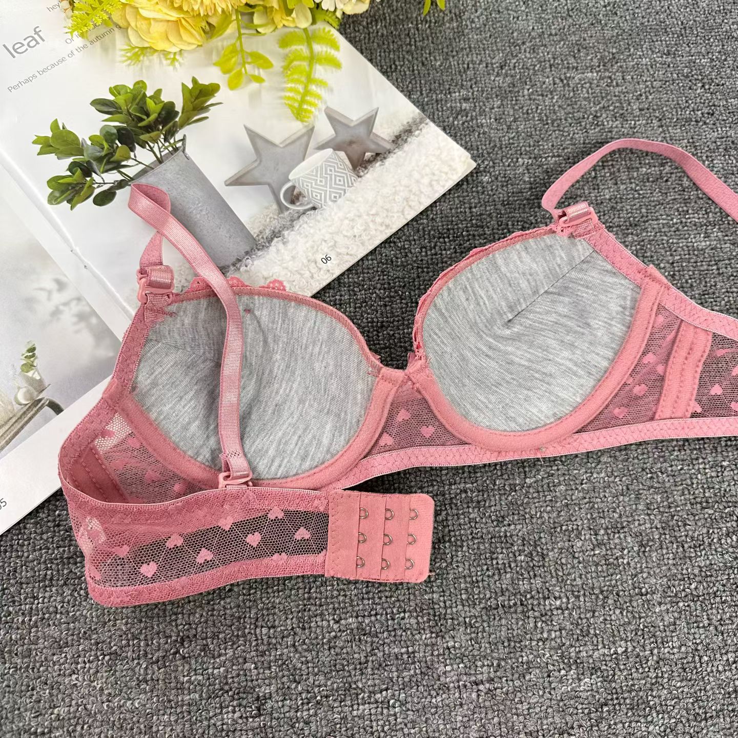 Lace adult lingerie for women, small breasts gathered to show beauty, back support for breasts, anti-sagging, no steel ring adjustable bra cover, large size no steel ring chest pad Qni Specification drawing