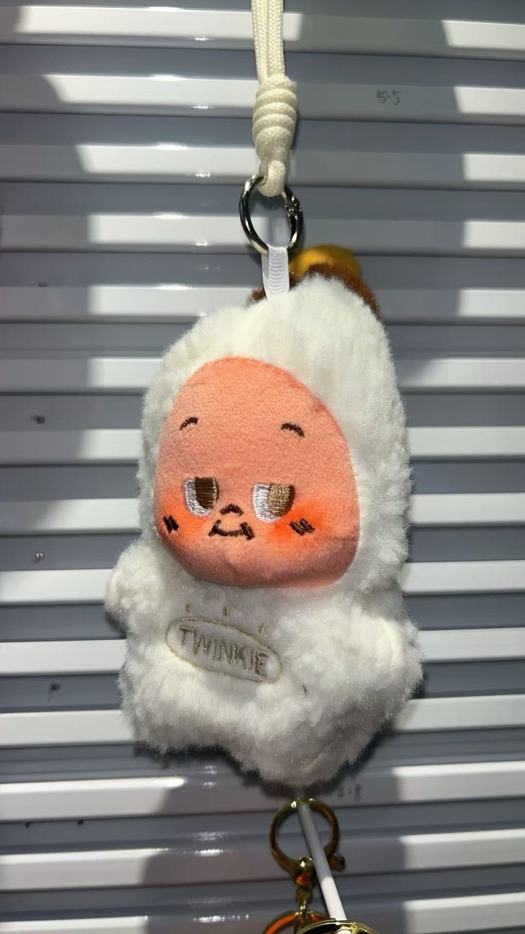 There are various shapes of trendy toys for you to choose from details Picture