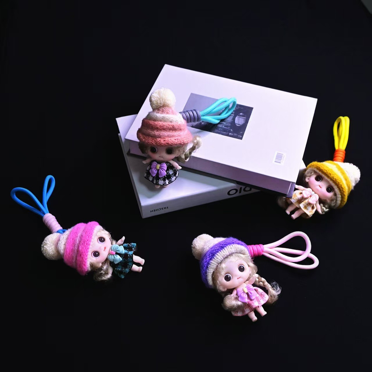 Trendy and fashionable multi-color card, love cartoon doll accessories, pendants, dolls with a girlish heart, doll figurines, backpack pendants Application Scenario