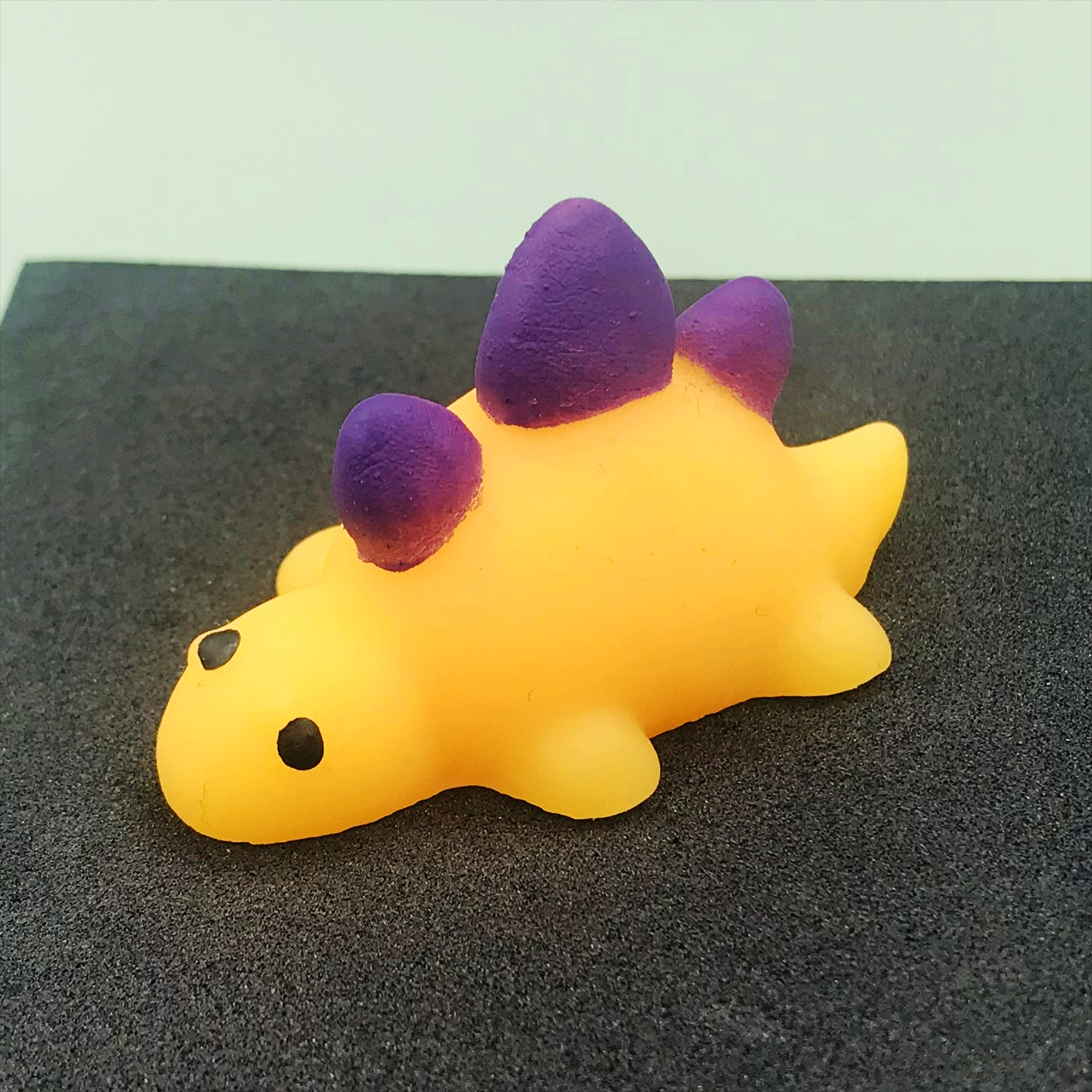 小号恐龙造型挤压玩具细节图