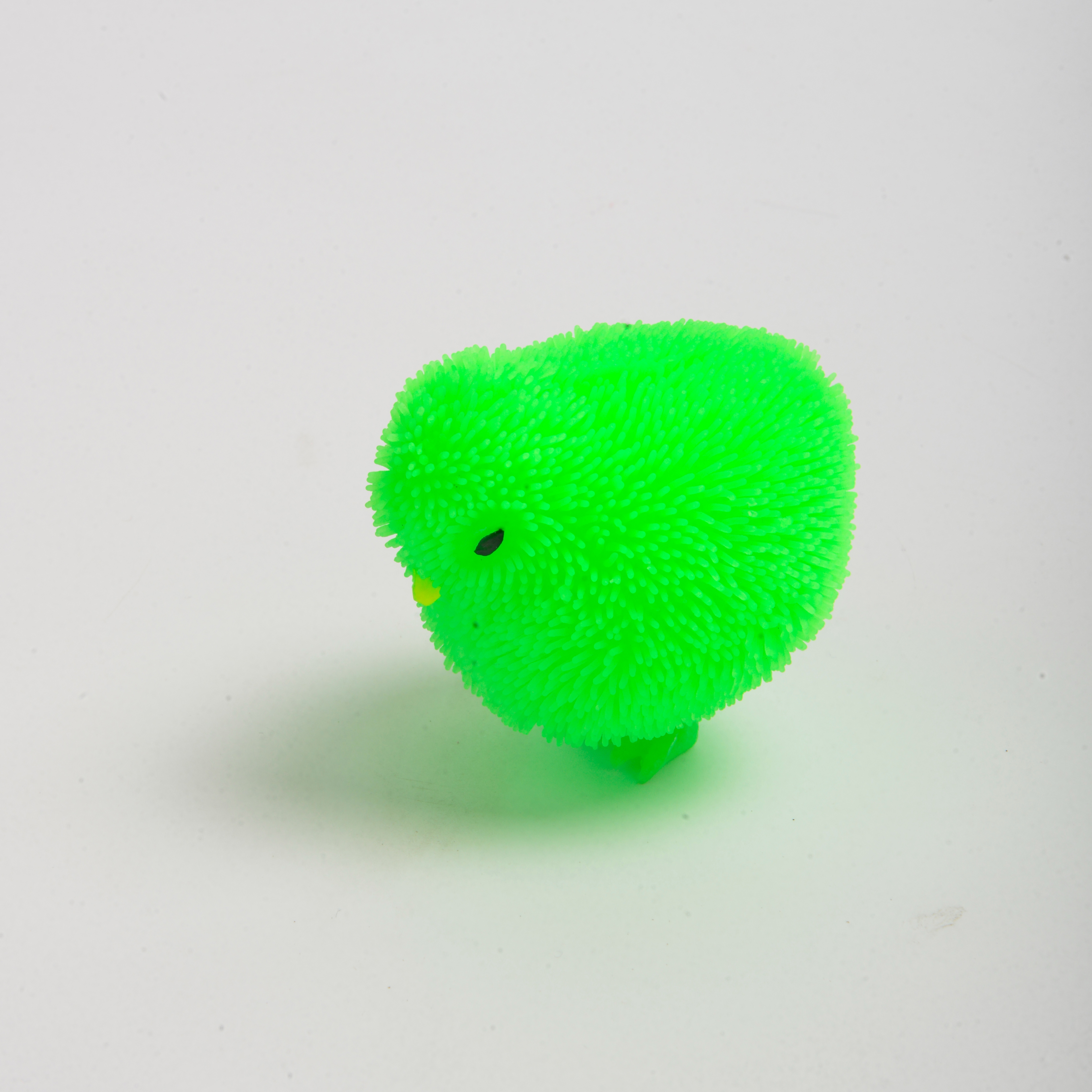 Decompression chick TPR toy, squeeze and play, eco-friendly soft gel flashing toy, customizable color and size, no deformation. full figure