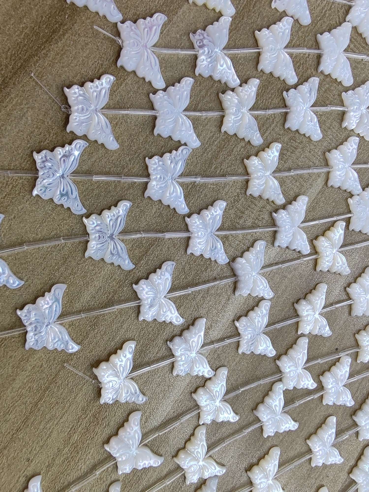 Natural shell white butterfly shell carved butterfly DIY accessories and jewelry accessories detail image 2