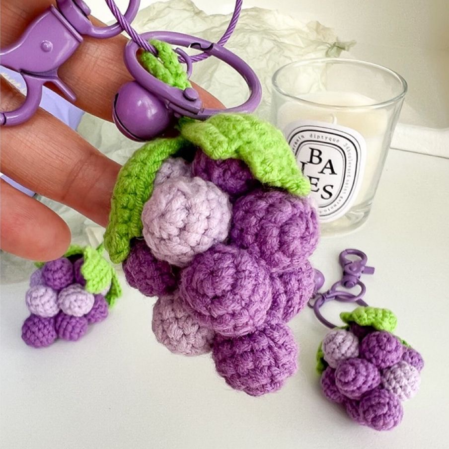 ins versatile and simple grape schoolbag pendant, car keychain, Eason Chan support pendant, hand-woven finished product (excluding keychain accessories), crocheted Application Scenario