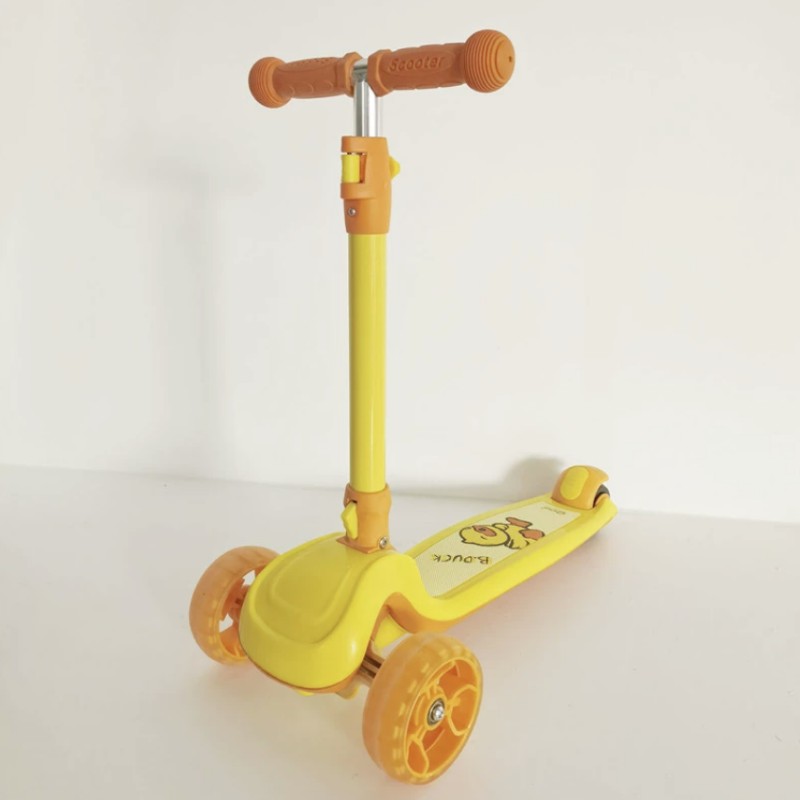 儿童滑板车实物图