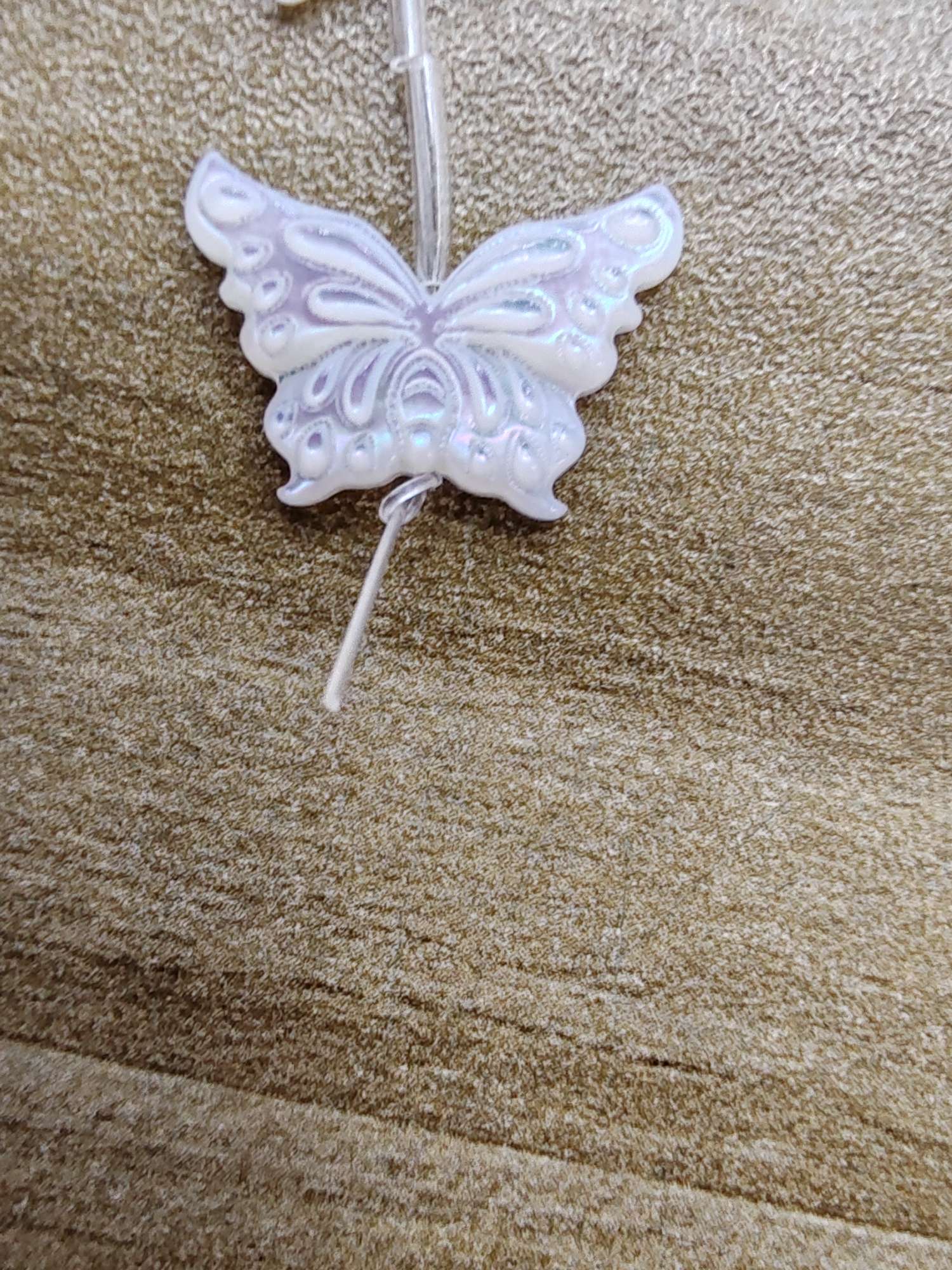 Natural shell white butterfly shell carved butterfly DIY accessories and jewelry accessories Specification image