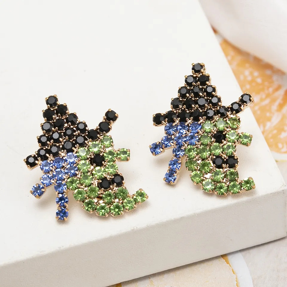 Christmas creative rhinestone earrings, Halloween earrings, color-blocking diamond-encrusted witch design sense, festival earrings, colored diamond earrings, women's accessories cross-border wholesale Application Scenario