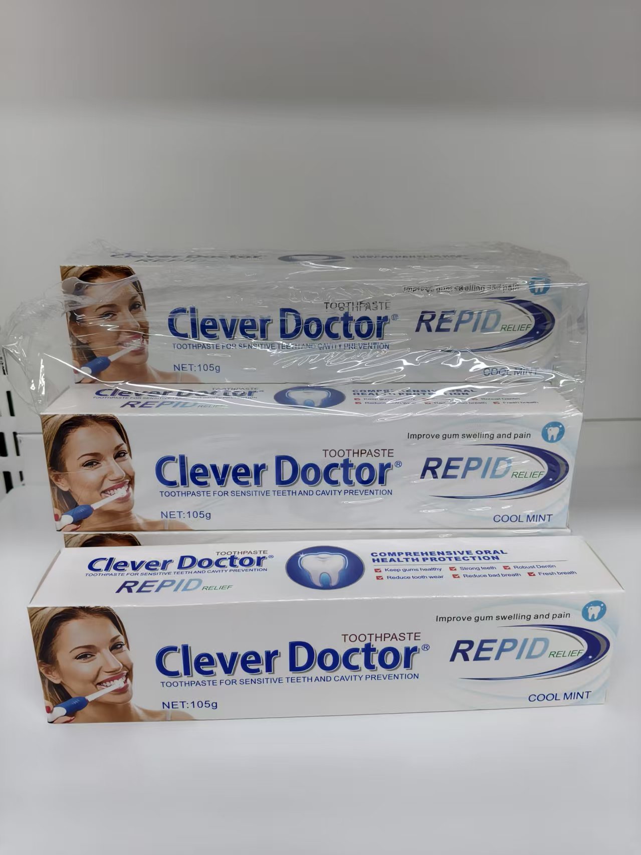 maxi limpio105g牙膏清新薄荷牙膏成人牙膏批发出口日用品白底实物图