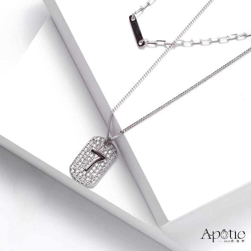 APOTIE 7 Letter brand necklace in white and gold Specification image