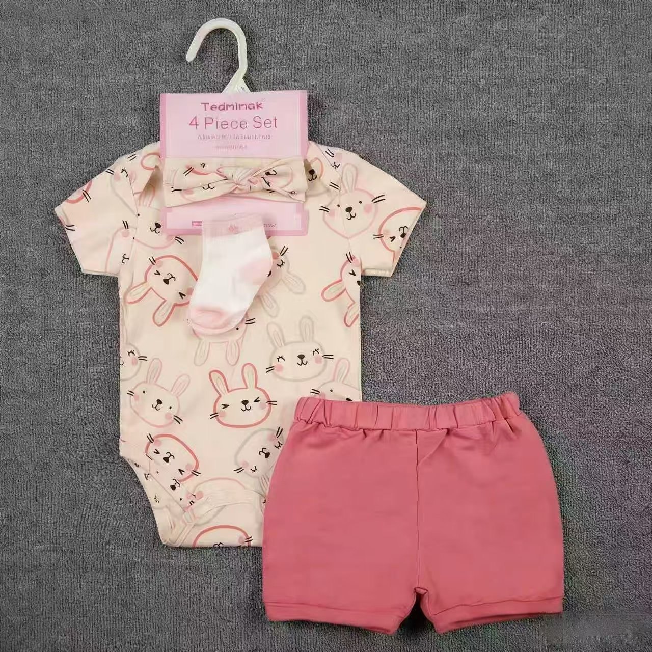 Baby four-piece set: short coat + shorts + wipes + socks, exclusively for cross-border wholesale by foreign trade children's clothing manufacturers Baby four-piece set: short coat + shorts + wipes + socks, exclusively for cross-border wholesale by foreign trade children's clothing manufacturers