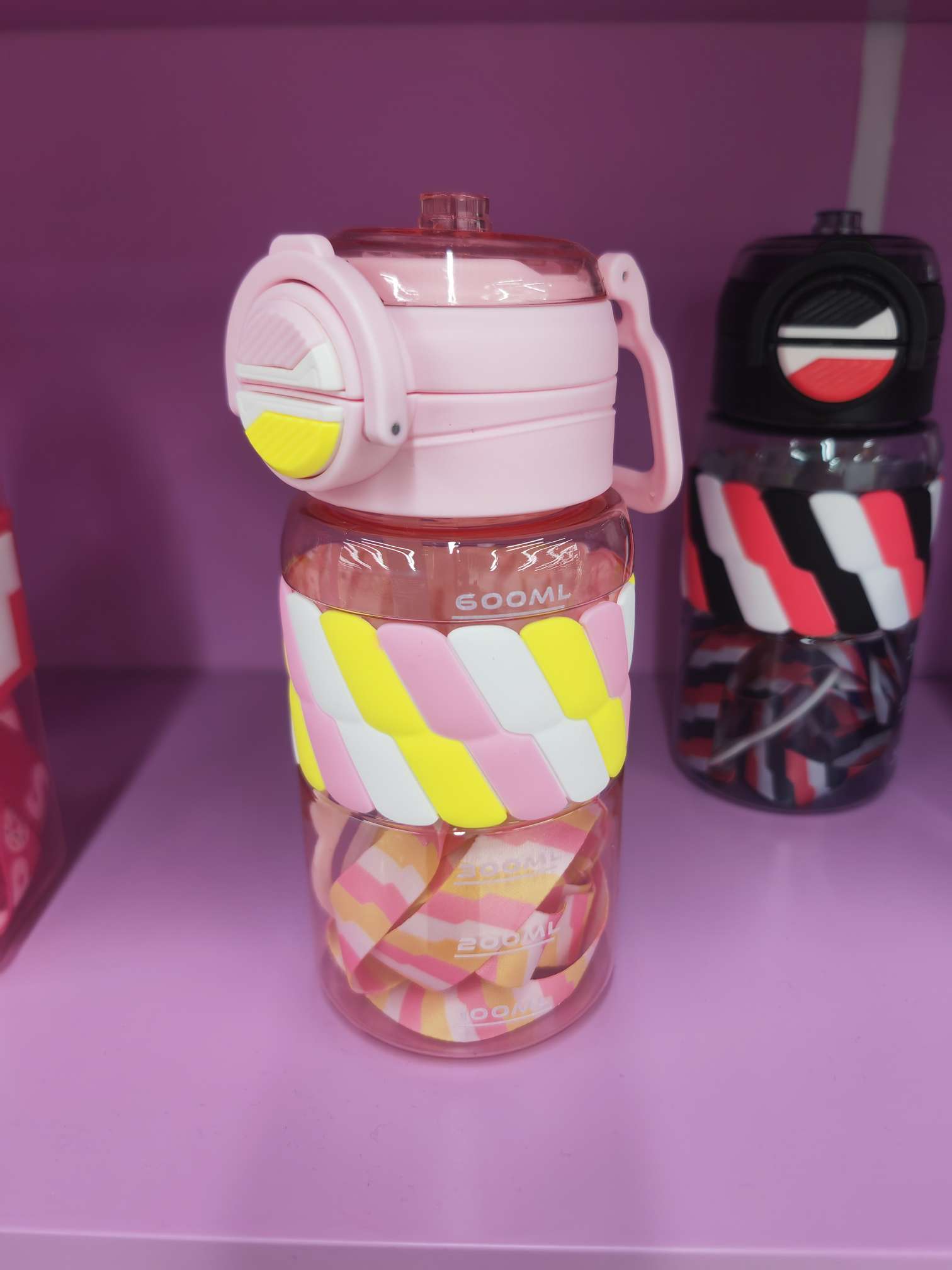 Tazas de agua de plástico para grandes almacenes de uso diario tazas de bebida doble tazas de plástico portátil 600ML tazas de plástico para el hogar details Picture