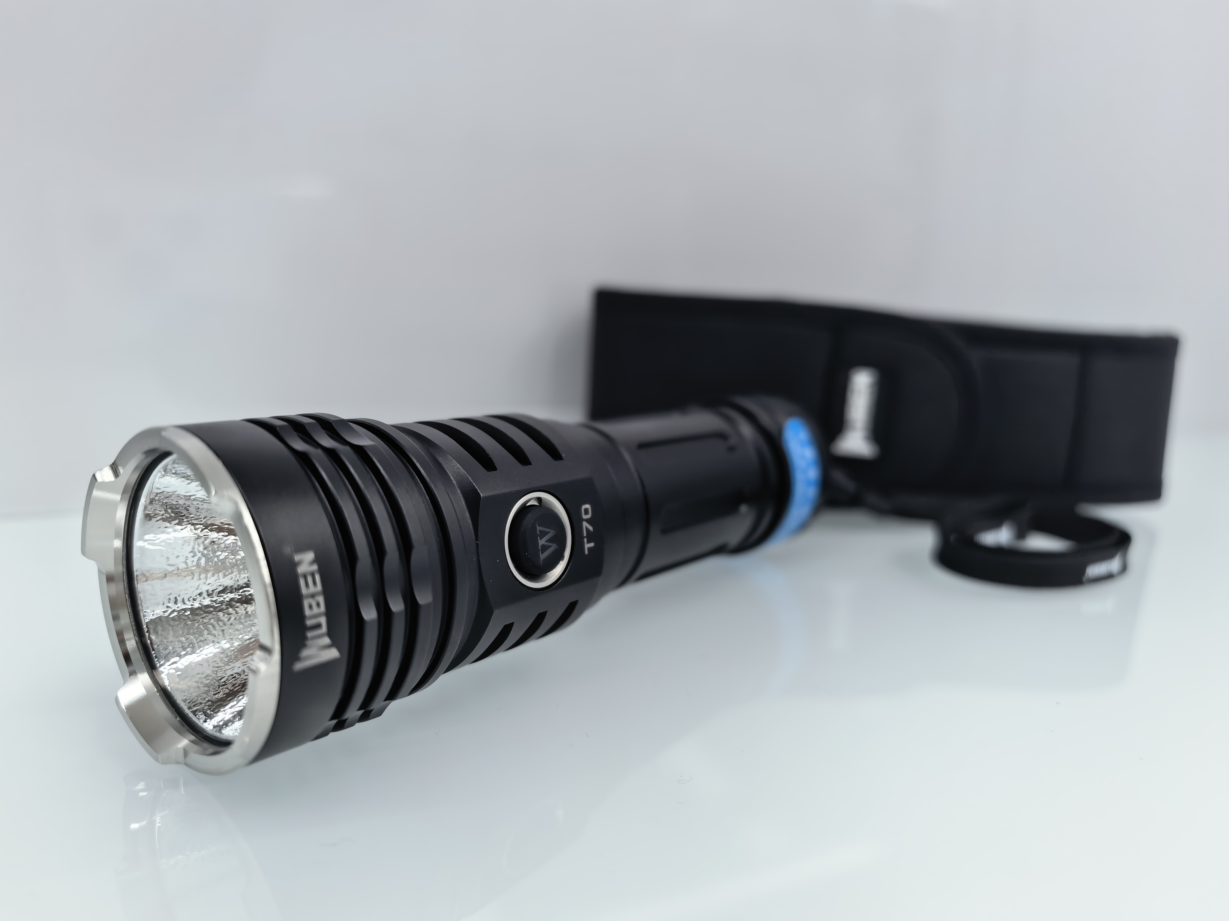 专业手电筒LED强光手持应急照明便携多功能家用露营灯充电式