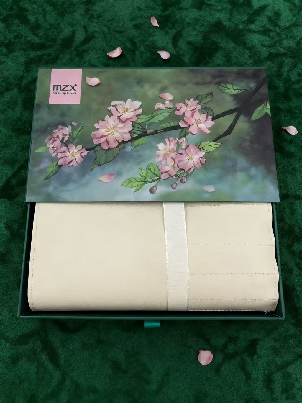 化妆工具套装实物图