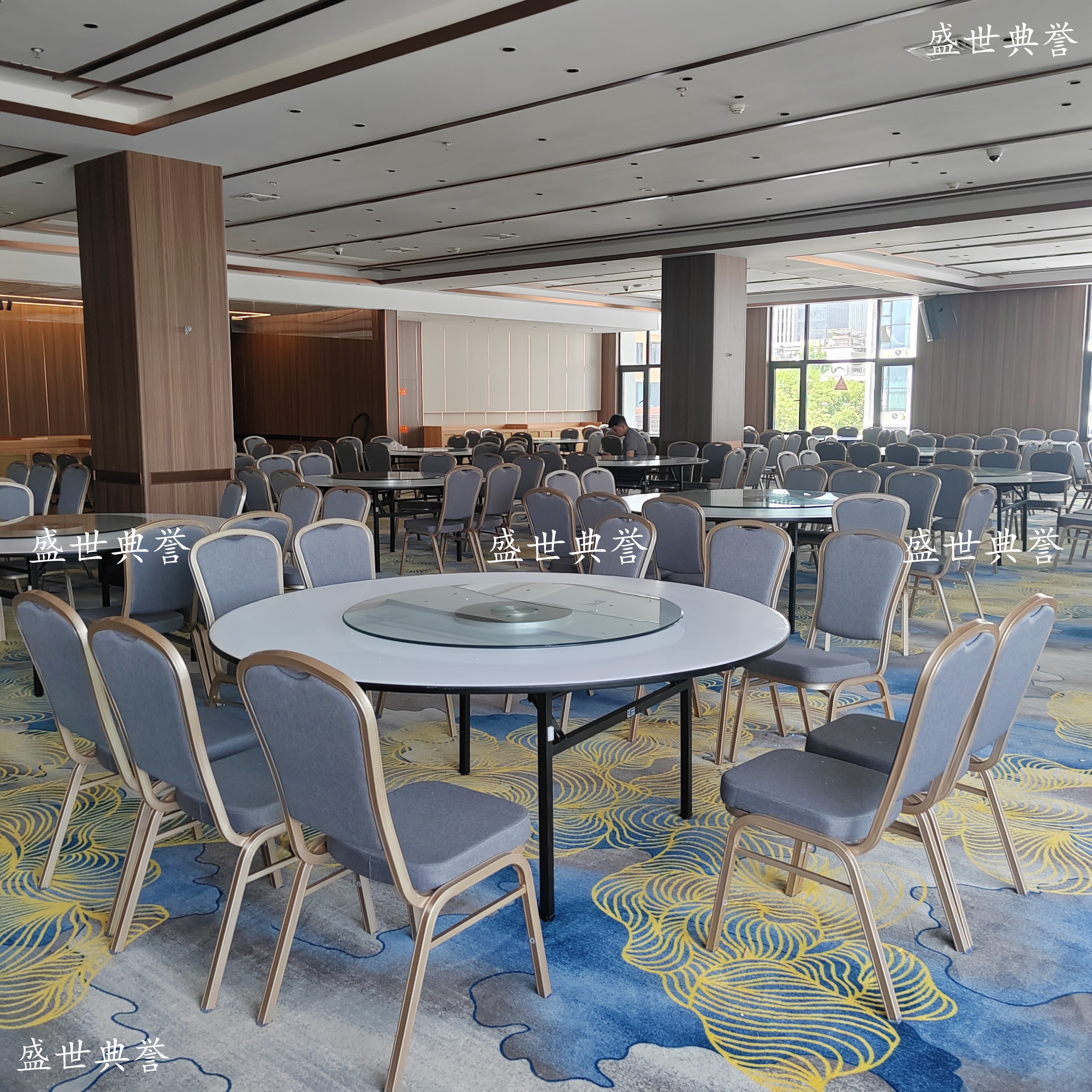 福州国际会议中心宴会家具酒店多功能厅婚宴餐椅宾馆铝合金会议椅