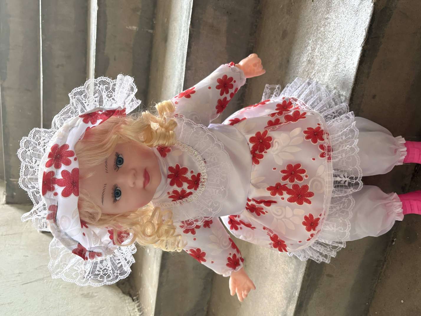 The happy little doll with music, the beautiful little doll, the soft cotton body, so cute