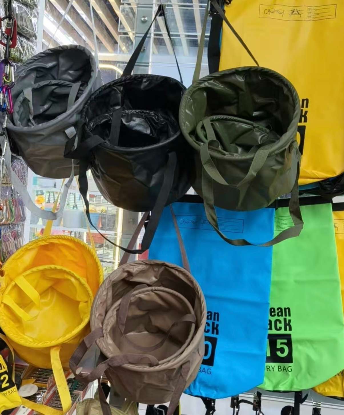 户外防水水桶包子母包 多功能露营折叠水桶 钓鱼便携式水桶pvc防水袋 户外玩水登山大容量折叠桶户外防水包户外防水包细节图