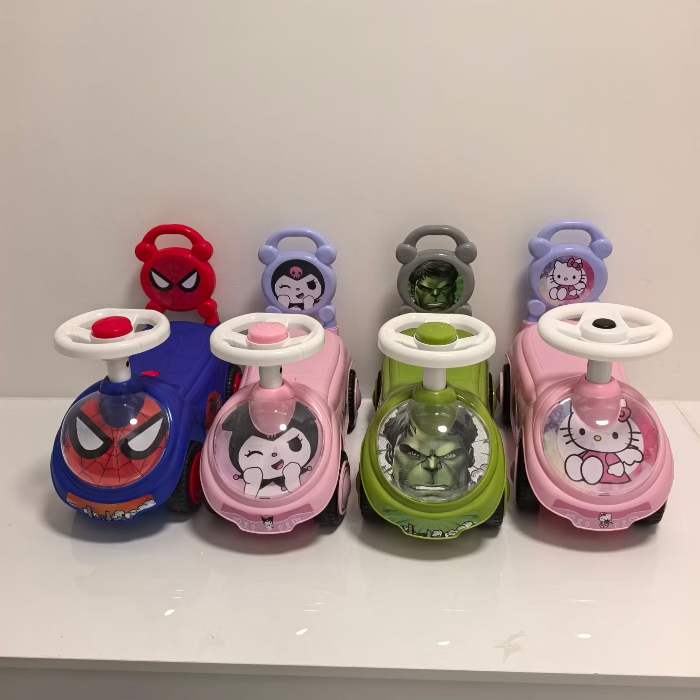 卡通头像儿童四轮滑行车 扭扭车