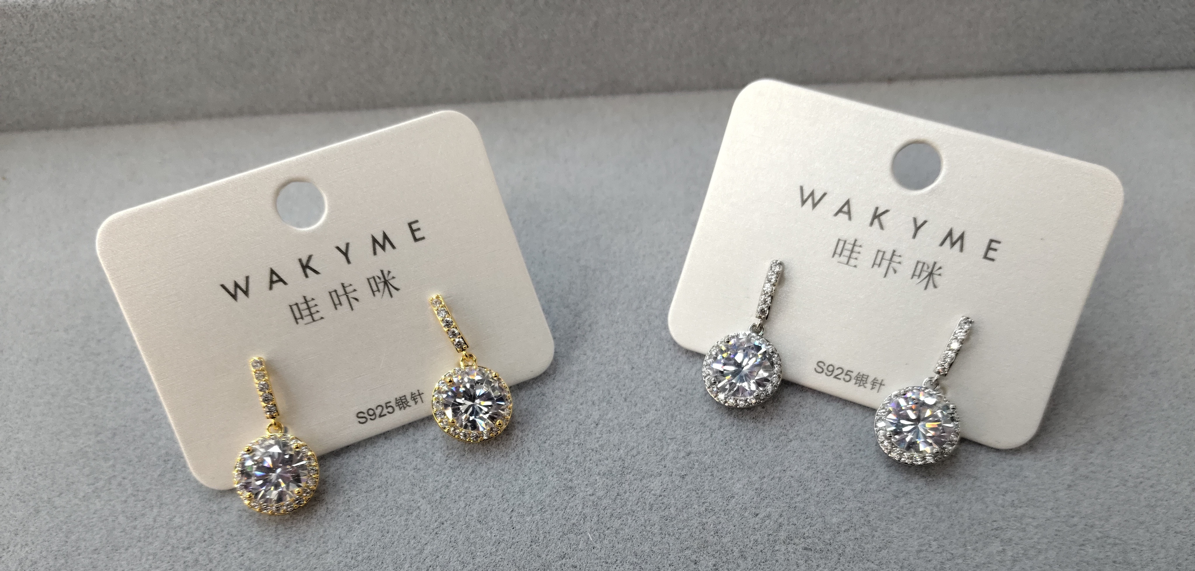 哇咔咪S925银针耳坠，简约时尚，闪耀夺目，尽显优雅气质。
