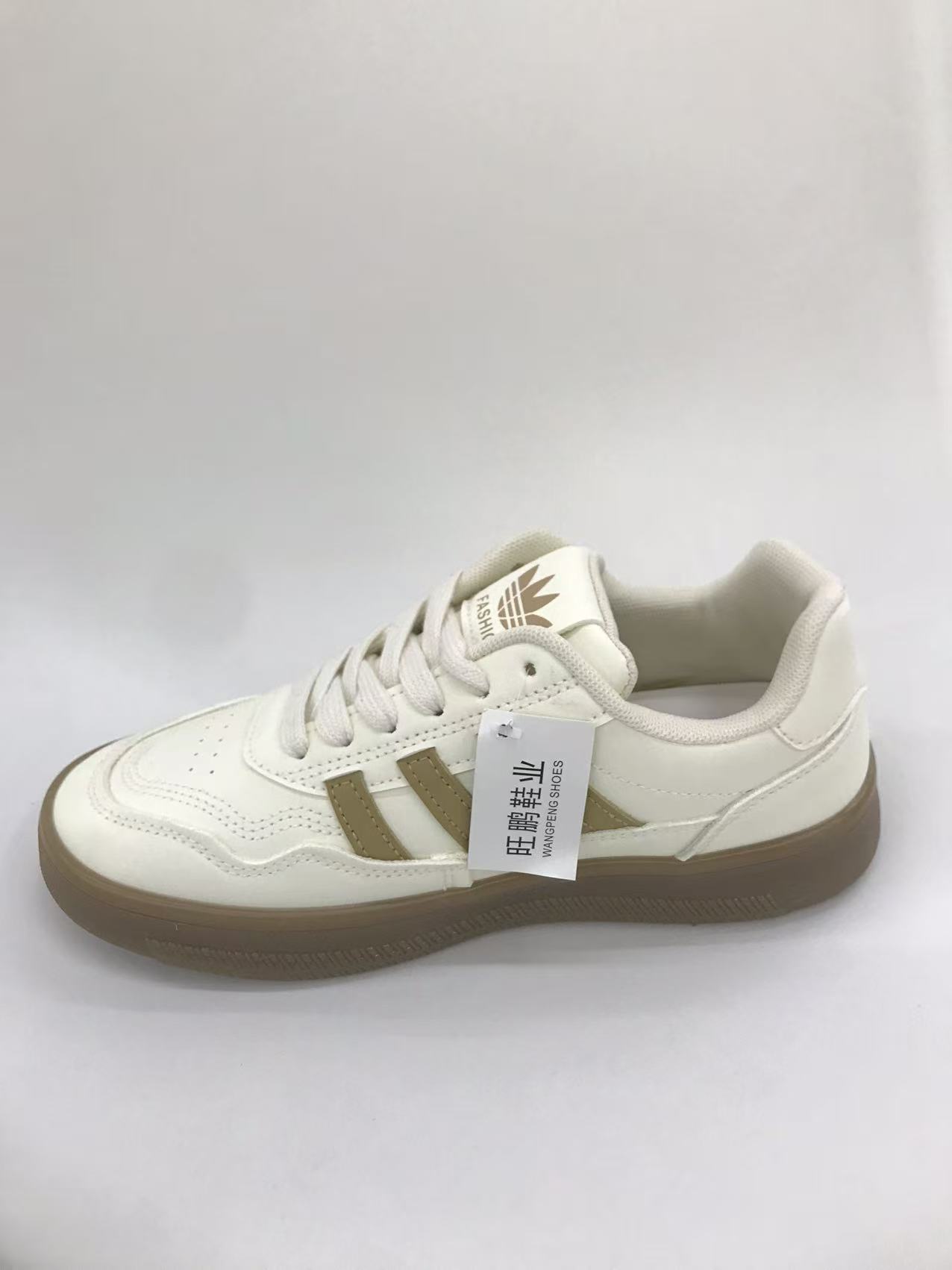 Women's casual sneakers are comfortable and trendy. Low-top sneakers are breathable, comfortable and trendy details Picture