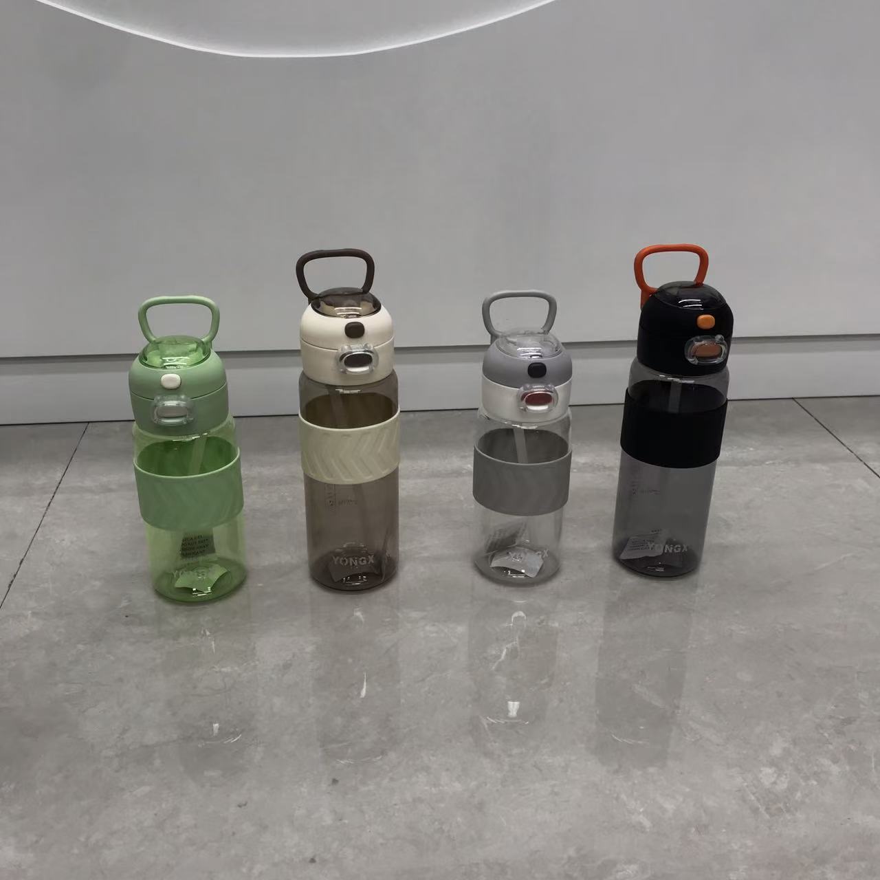 便携提手吸管水杯 防滑套防烫tritan杯 学生办公户外大容量防漏水杯 多色可选详情4