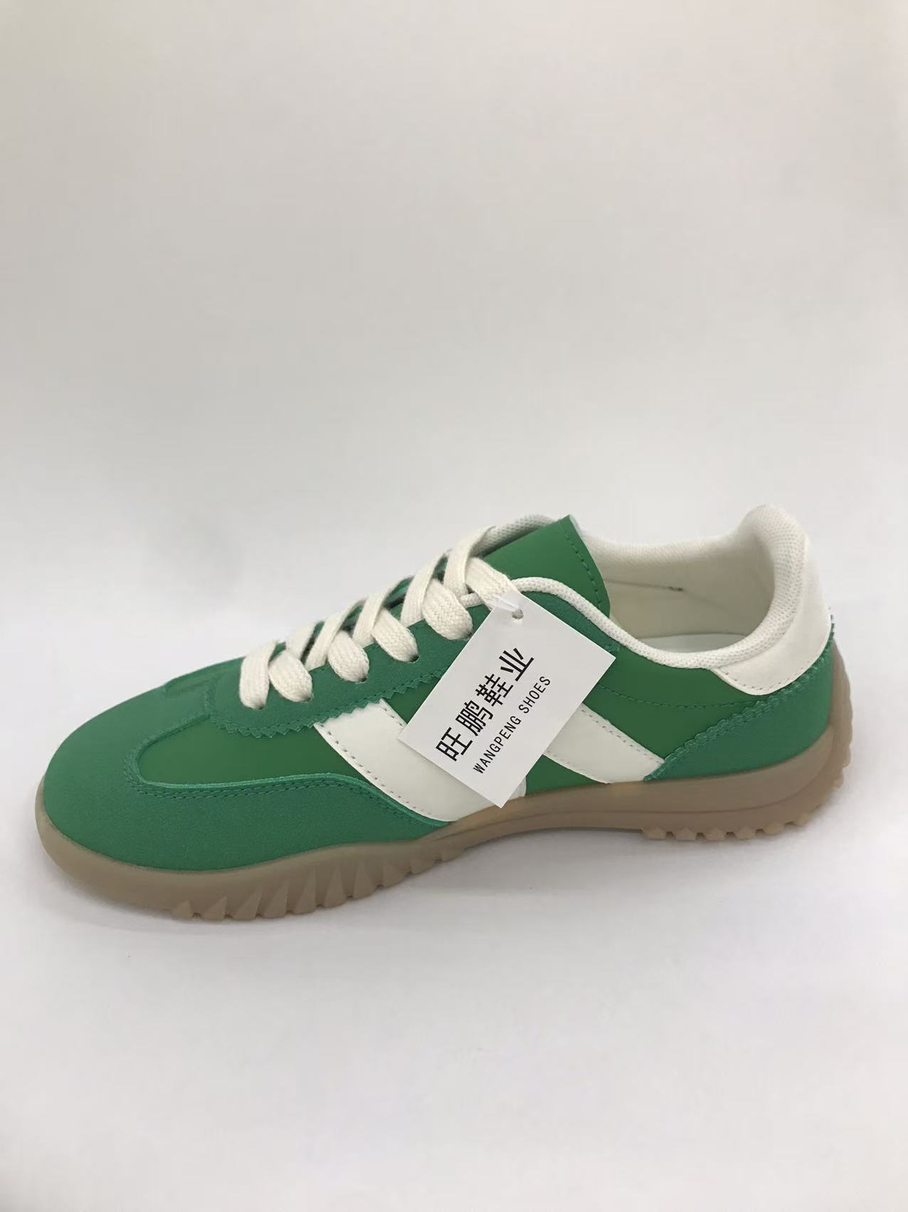 Women's shoes and sports shoes are breathable, comfortable and trendy. Low-top sneakers are breathable, comfortable and trendy details Picture