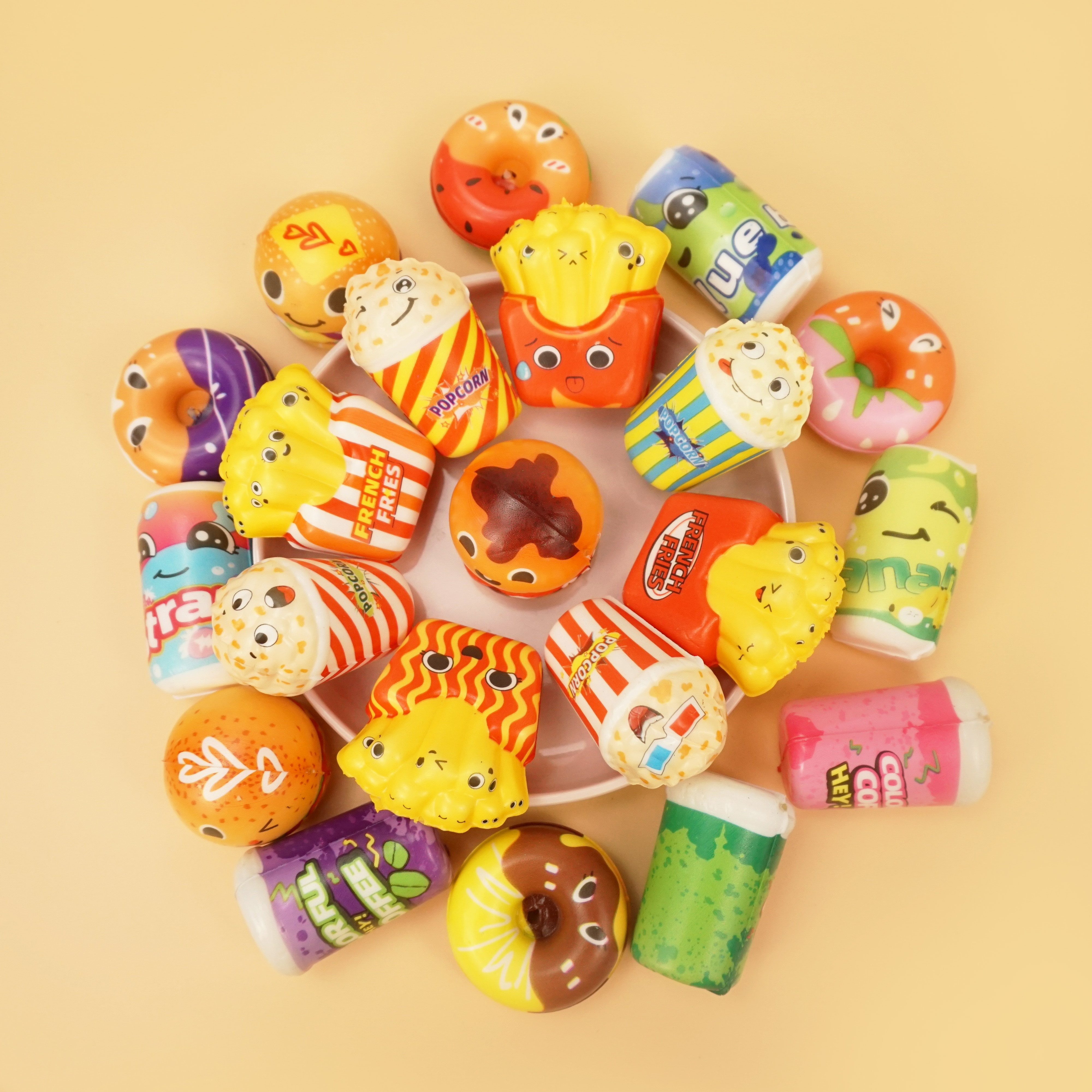 Junk food-shaped extrusion toys Application Scenario