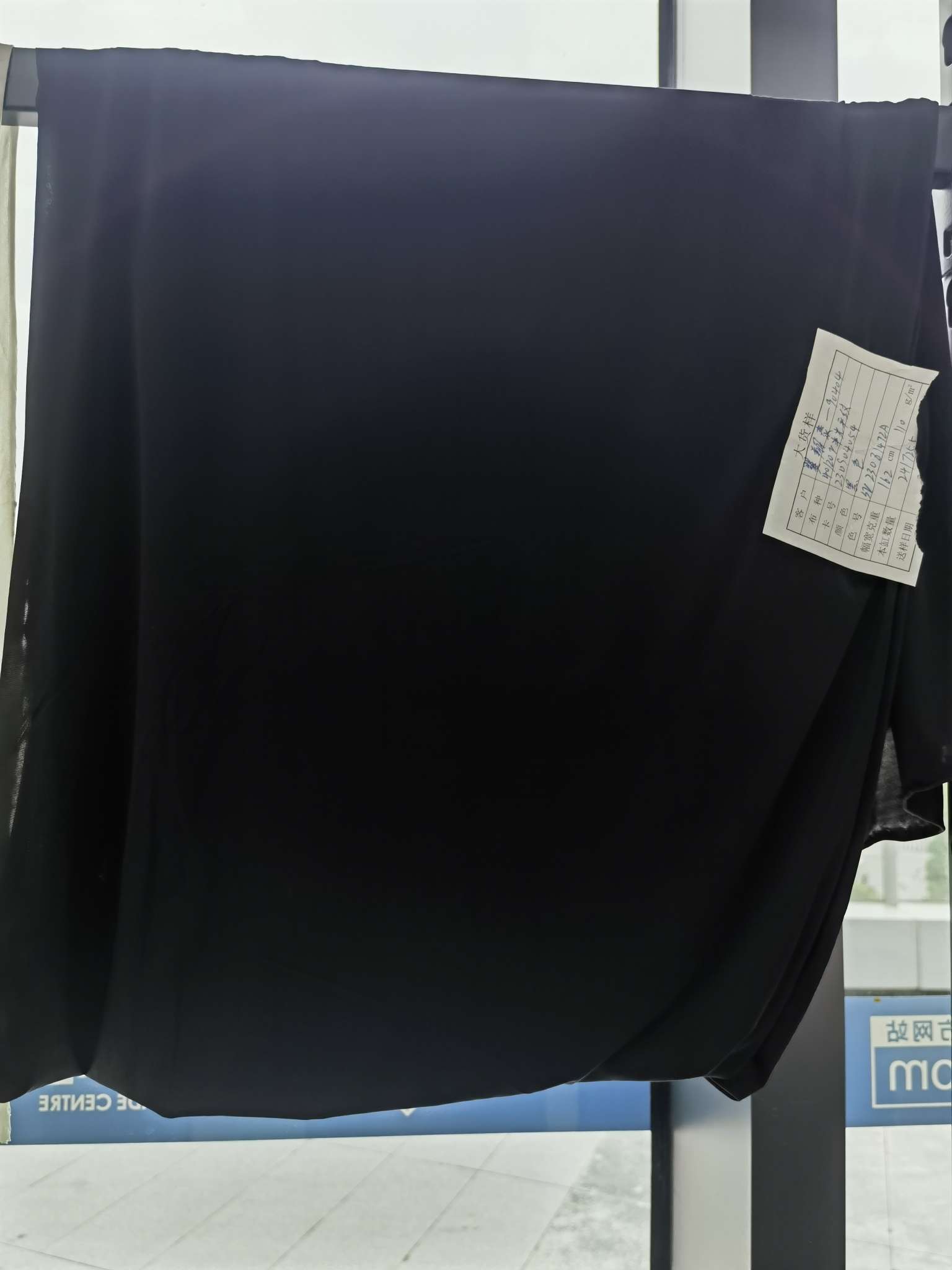 This multi-functional, eco-friendly and comfortable cotton fabric is suitable for clothing, shoes, hats and home decoration