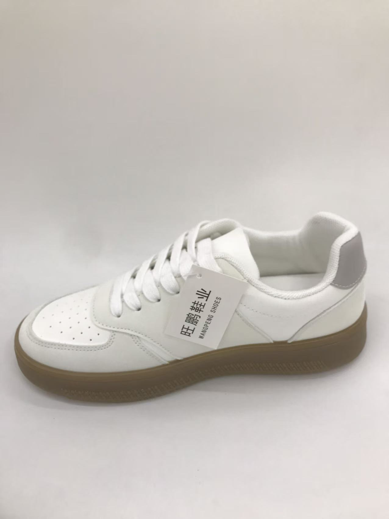 Low-top, versatile women's white sneakers, European-style sneakers, breathable and trendy details Picture
