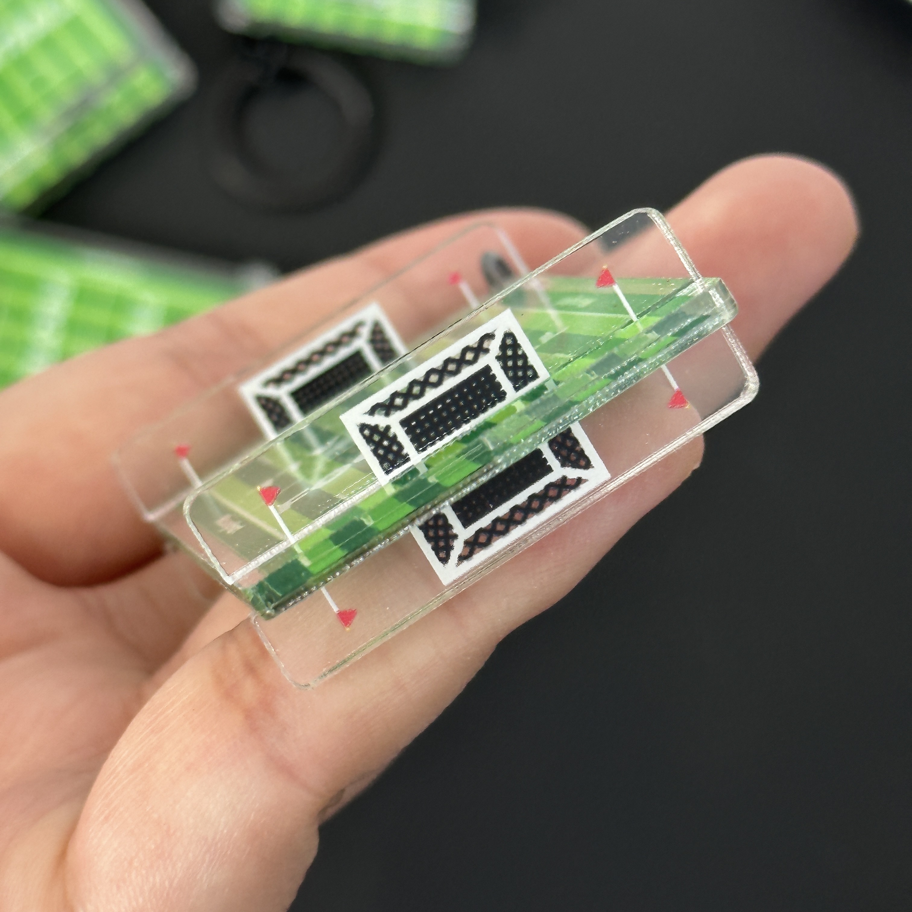 新款跨境立体亚克力足球场钥匙扣纪念品体育赛事礼品文创包包挂件详情2