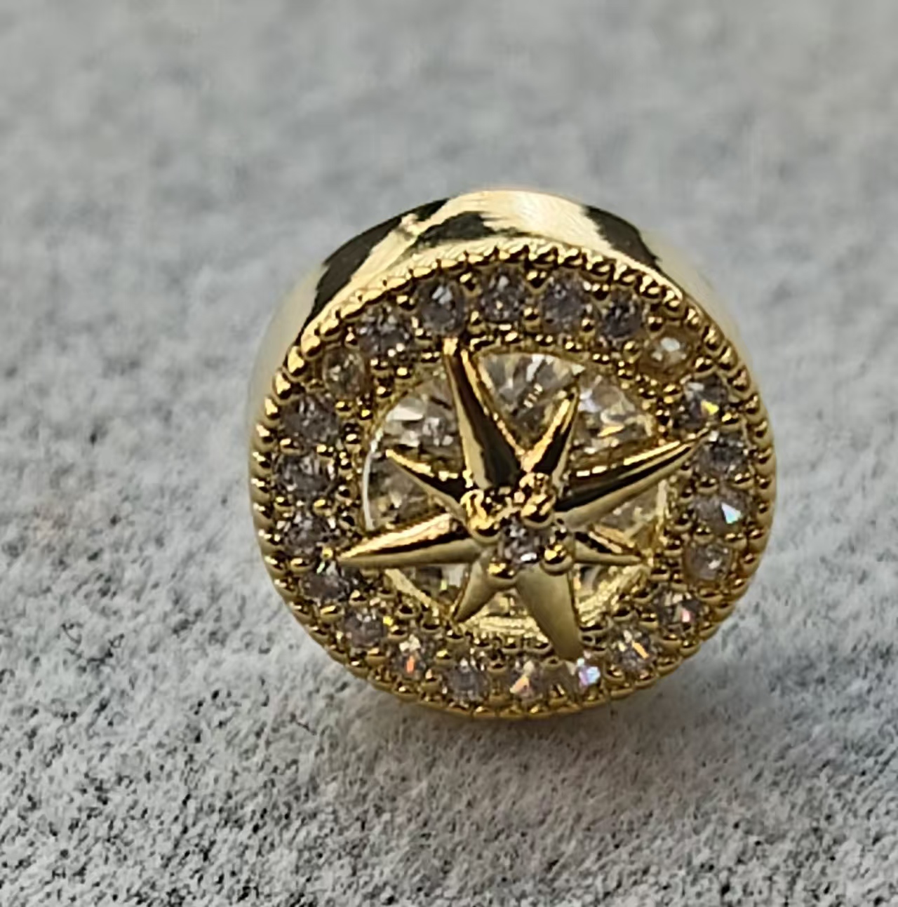 Waka Mi 2025 New Star Stud earrings, S925 silver needle, gold and silver dual-color zircon shining, exquisite design brightening your daily outfits. details Picture