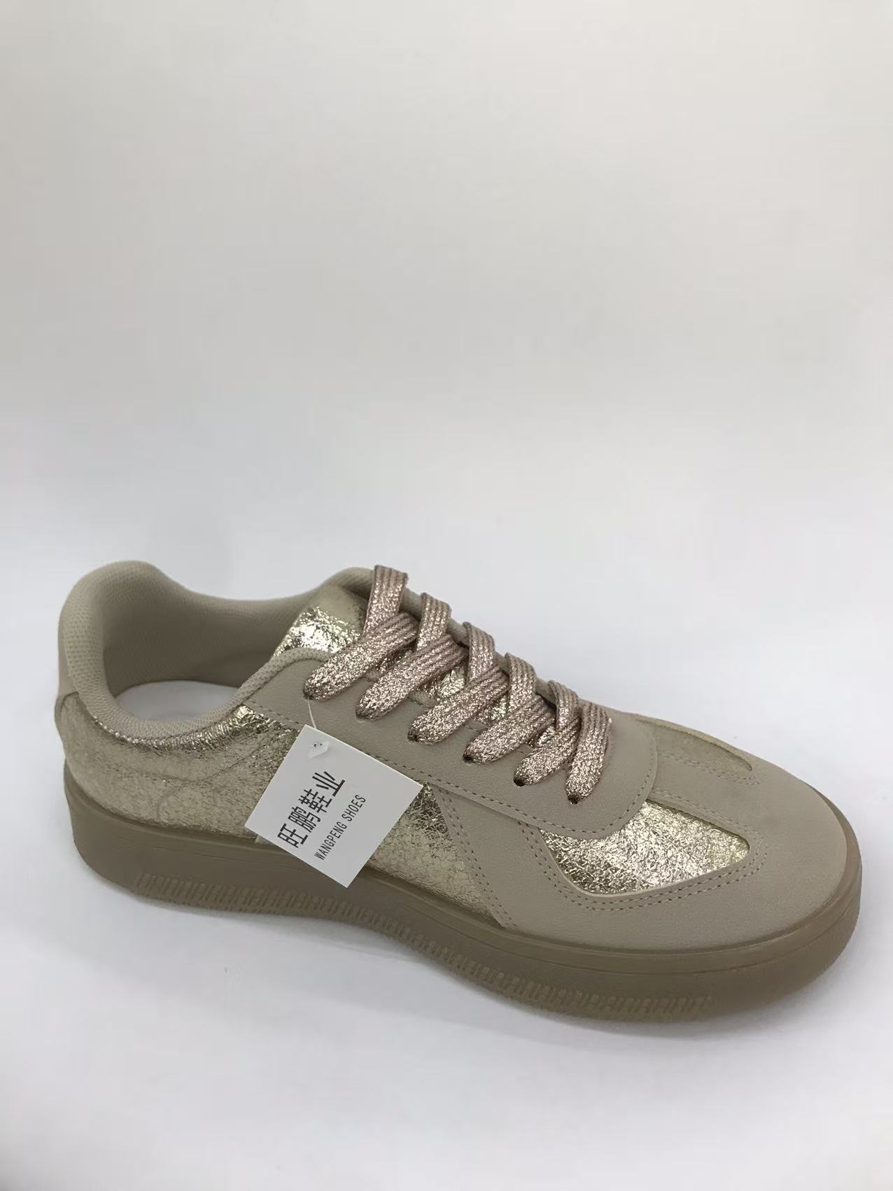 Ladies' autumn and winter casual sports shoes and travel shoes season style low top details Picture
