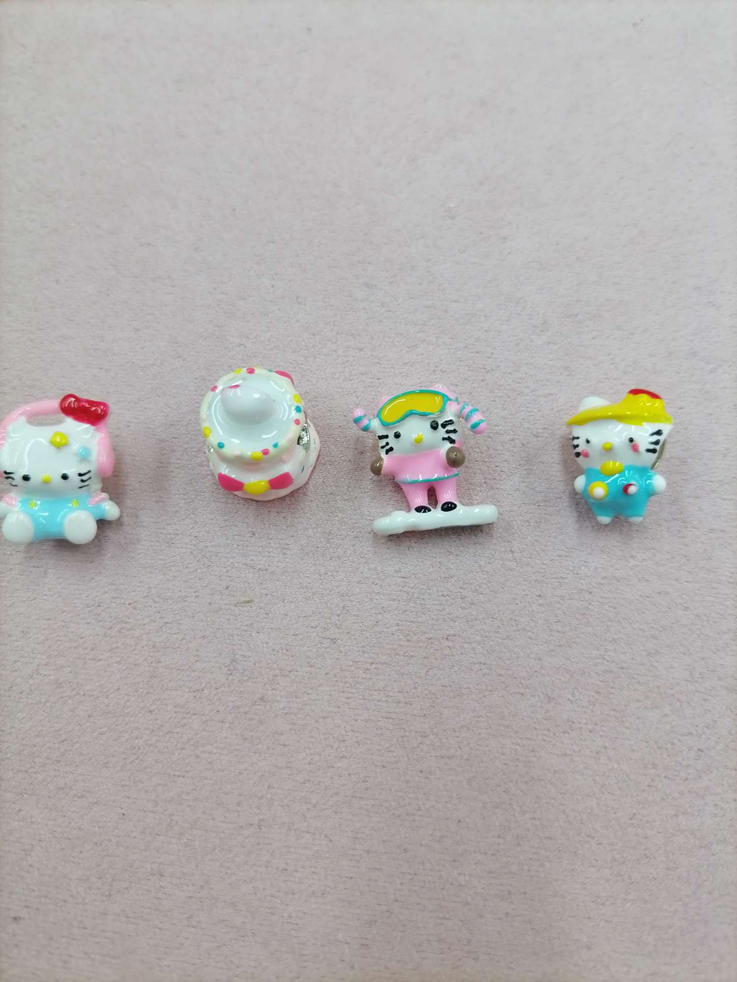 可爱卡通嗨喽凯蒂手绘饰品配件材料新款卡通串珠DIY手工手链项链珠子吊坠 diy