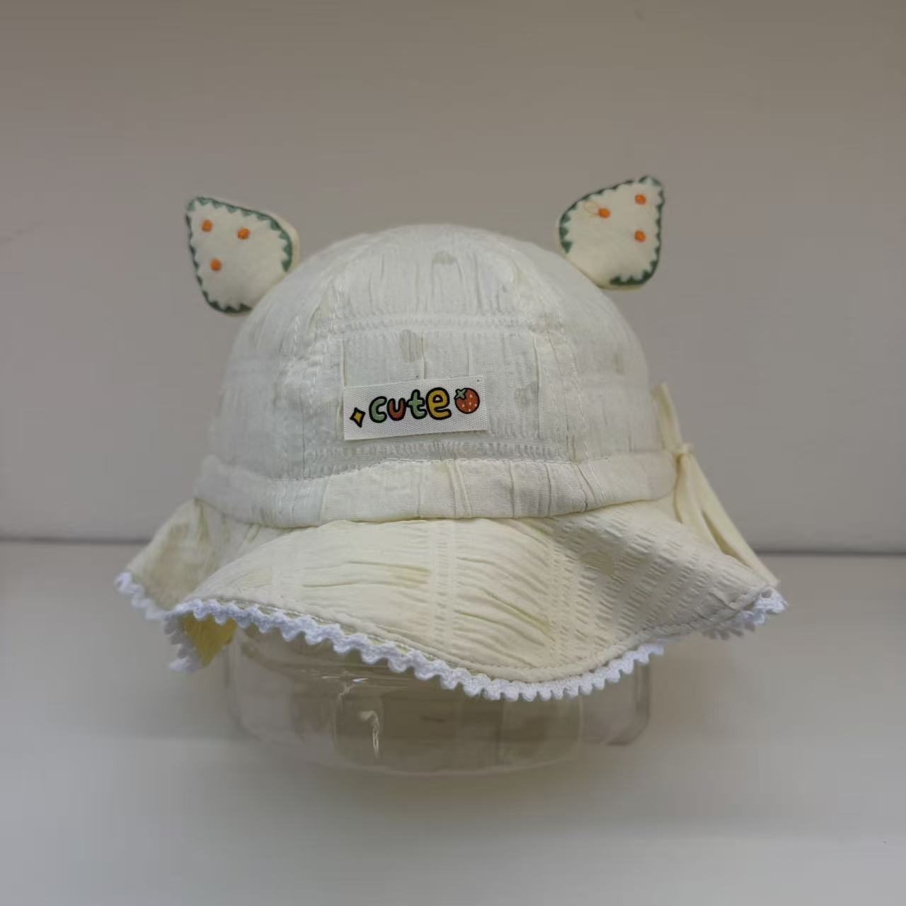 Embroidered strawberry ear hats for boys and girls, cute cat-ear hats for spring and autumn, and adorable sun-protective fisherman hats Specification image
