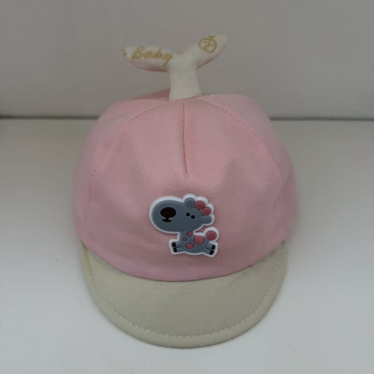Cute baby caps for boys and girls, adorable animal stickers, cartoon bean sprouts, cute rabbits, spring and autumn baseball caps Application Scenario