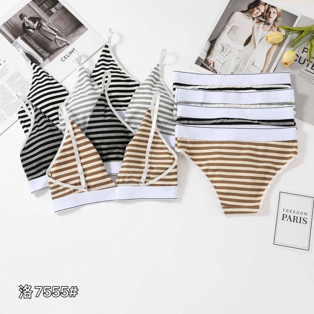 A fashionable nude set with a large-sized bra Item Picture
