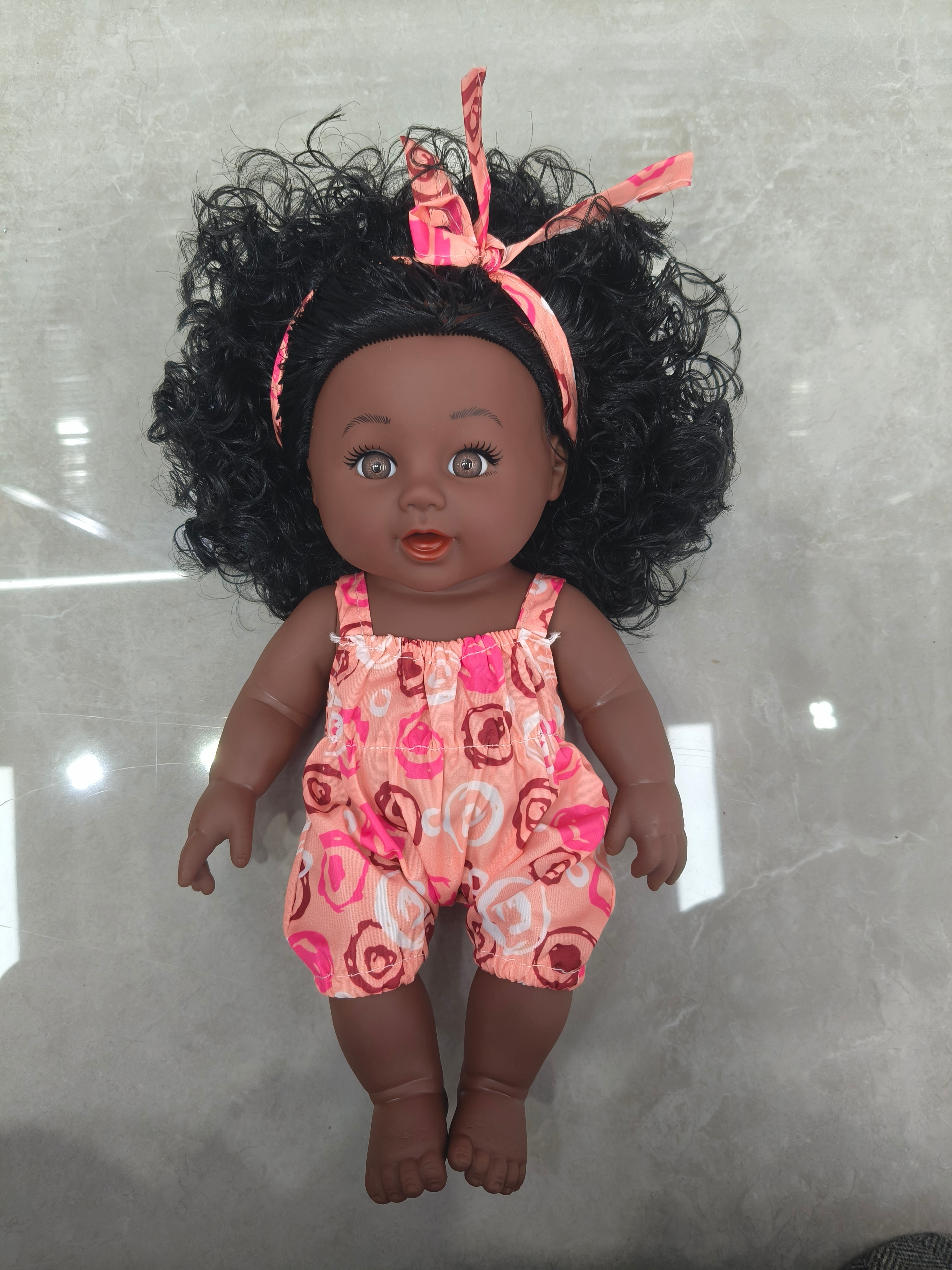 30 cm realistic soft rubber black girl doll, baby toy doll Application Scenario