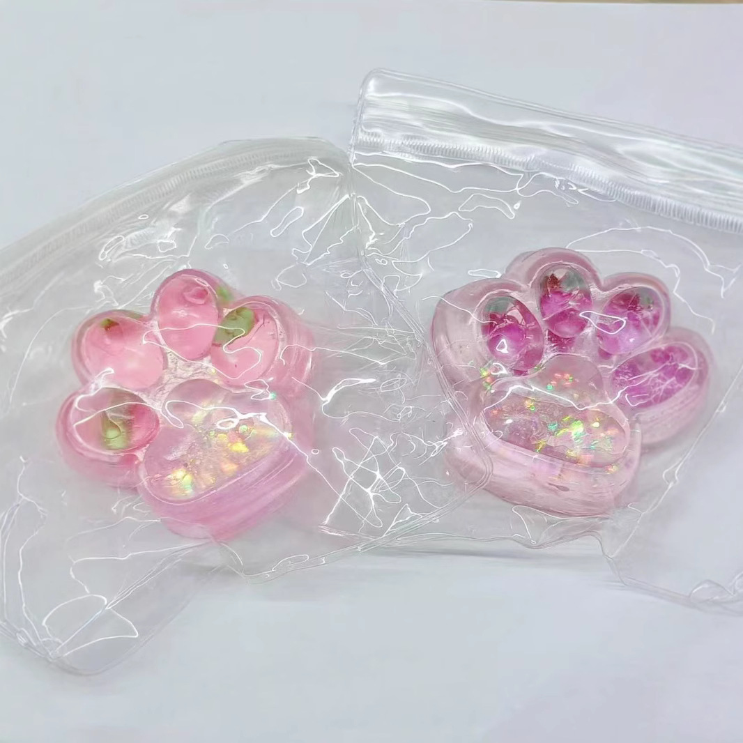 New stress-relieving strawberry cat paw Pinch game details Picture