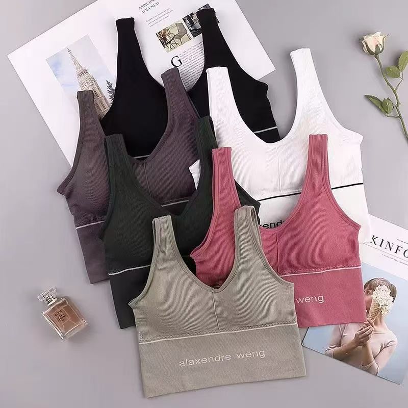 Seamless sports bra with a beautiful back Item Picture
